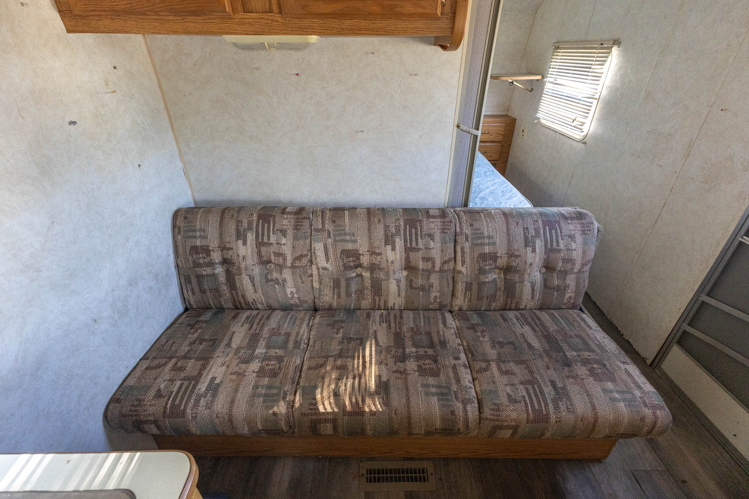 2002 Fleetwood Pioneer 26T6 TRAVEL TRAILER