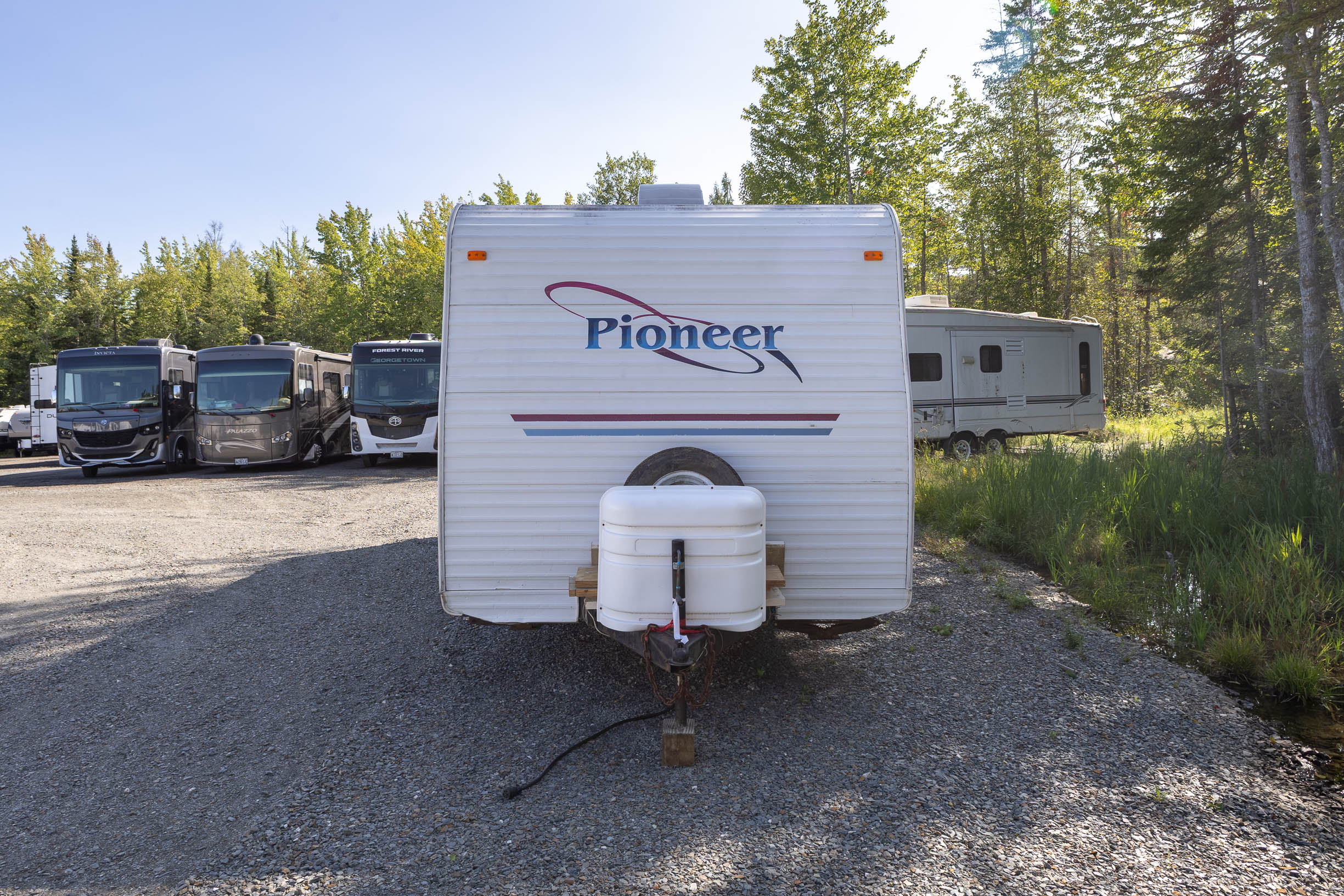 2002 Fleetwood Pioneer 26T6 TRAVEL TRAILER