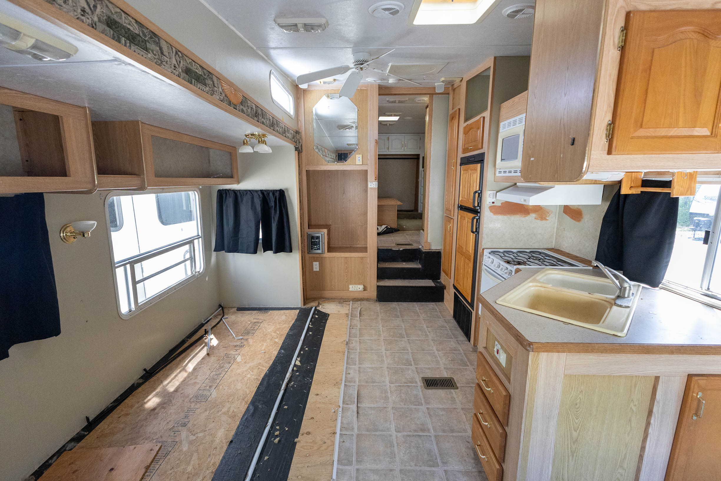 2005 Forest River Wildcat 29RLBS FIFTH WHEEL