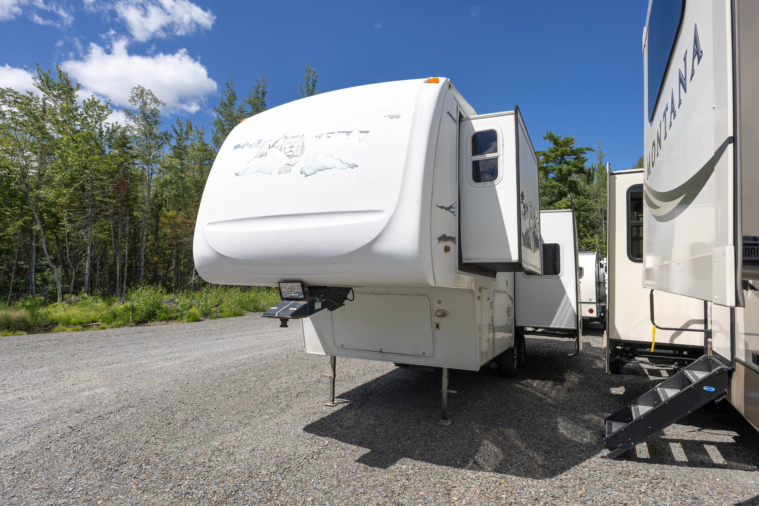 2005 Forest River Wildcat 29RLBS FIFTH WHEEL