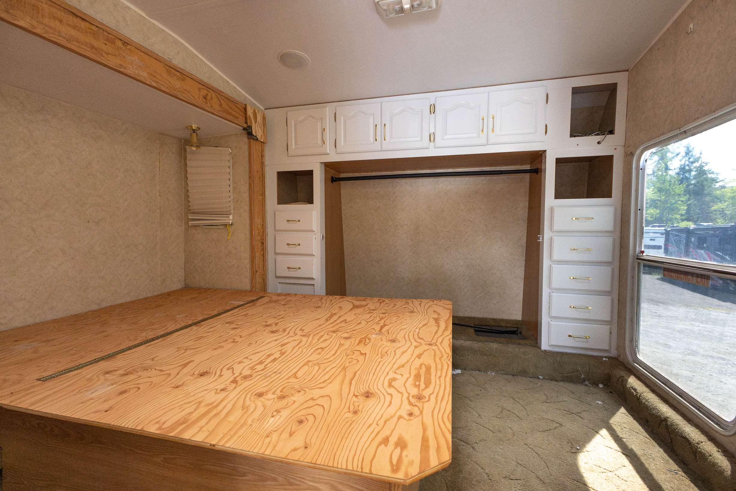 2005 Forest River Wildcat 29RLBS FIFTH WHEEL