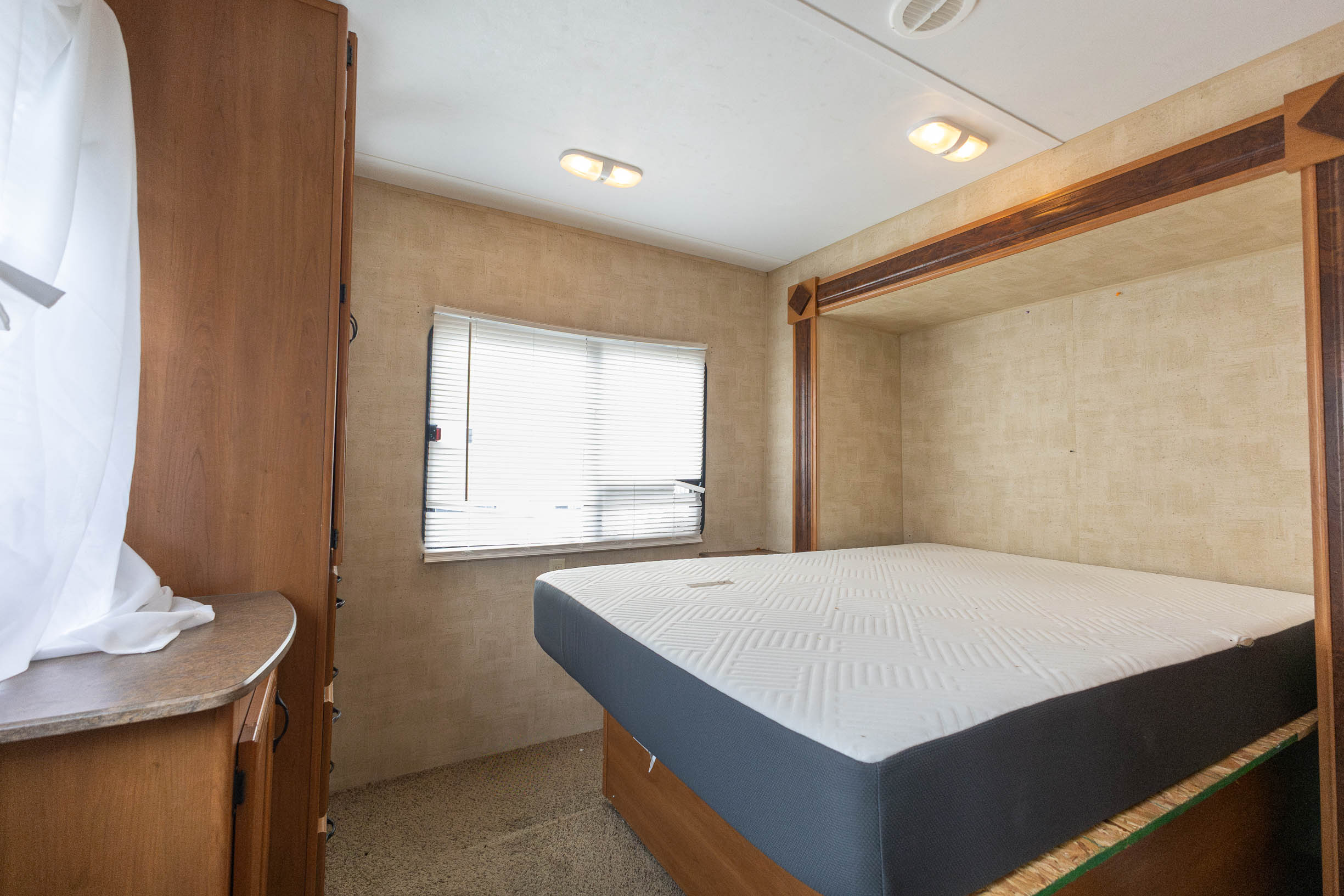 2011 Keystone RV Hornet 27FLBS TRAVEL TRAILER