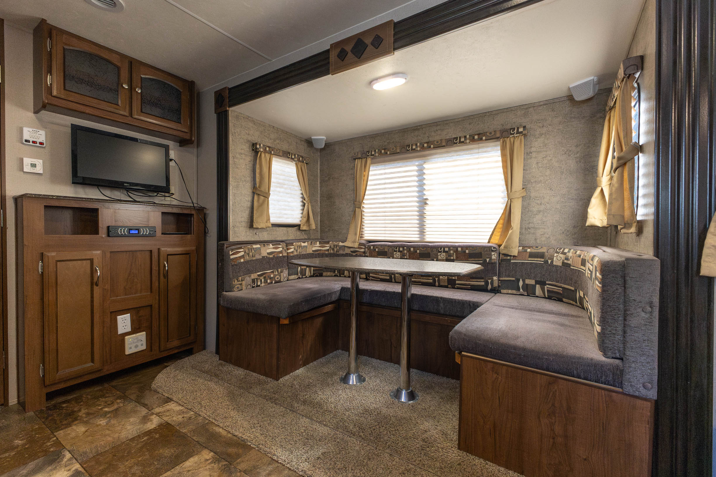 2016 Coachmen Freedom Express Select 24 SE TRAVEL TRAILER
