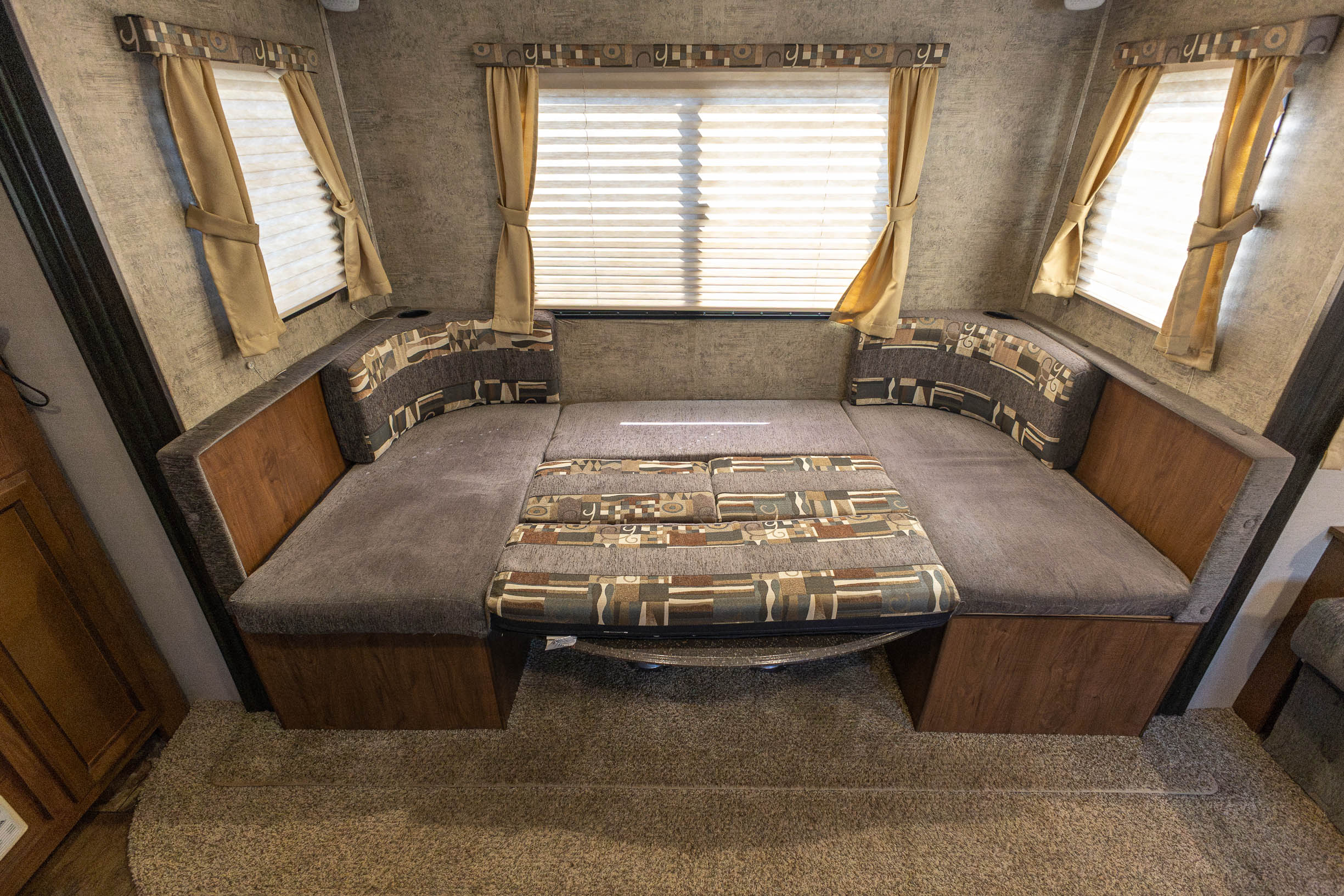 2016 Coachmen Freedom Express Select 24 SE TRAVEL TRAILER