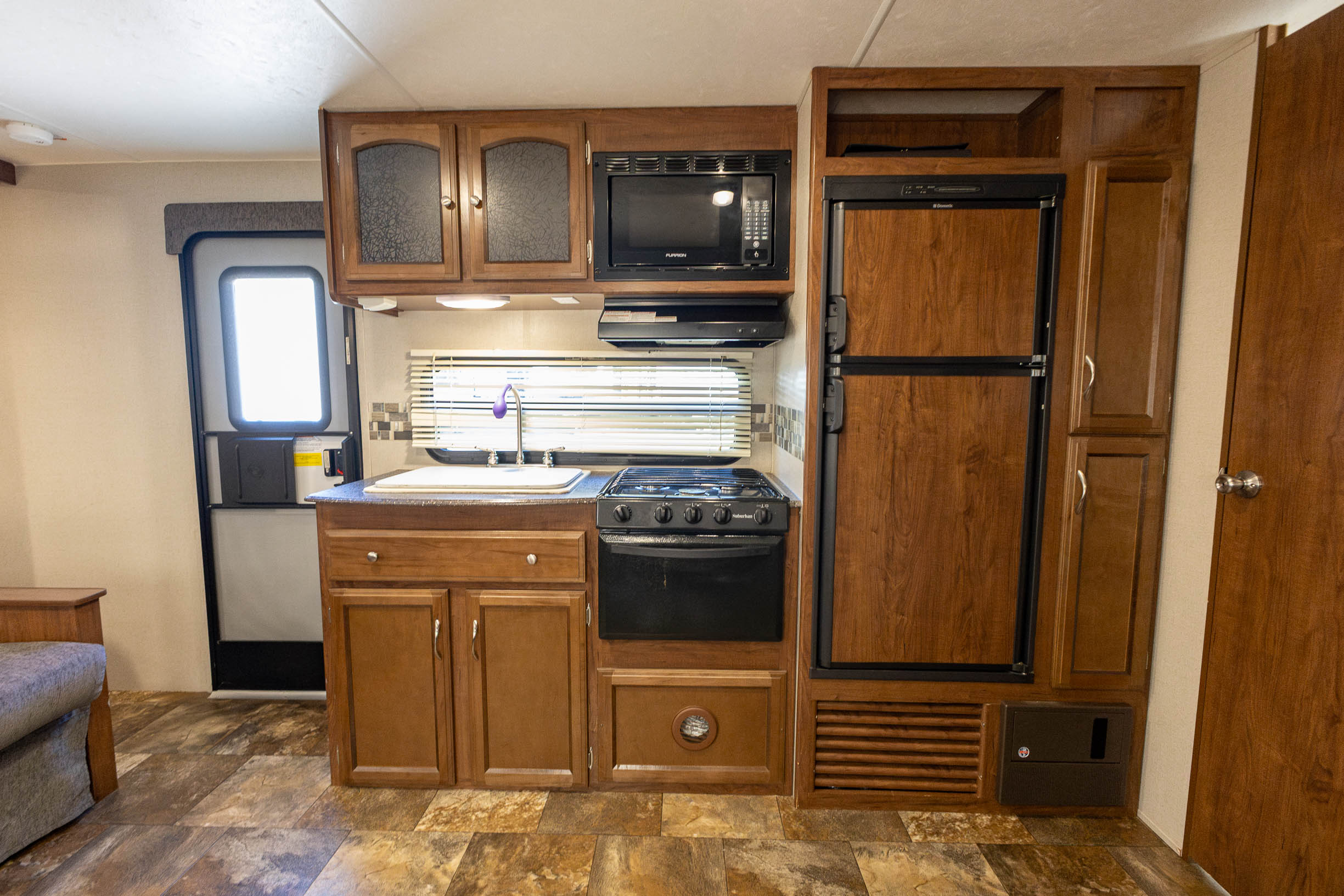 2016 Coachmen Freedom Express Select 24 SE TRAVEL TRAILER