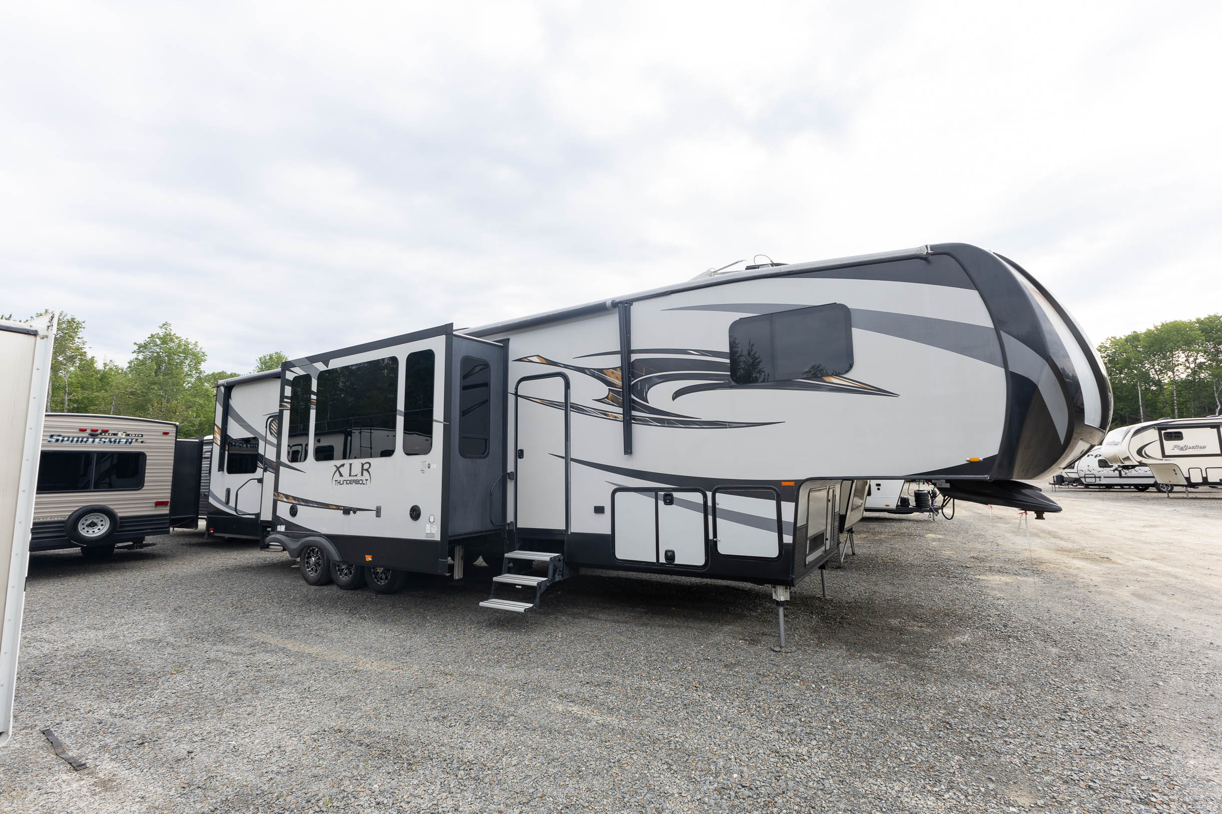 2016 Forest River Thunderbolt 375AMP FW TOY HAULER