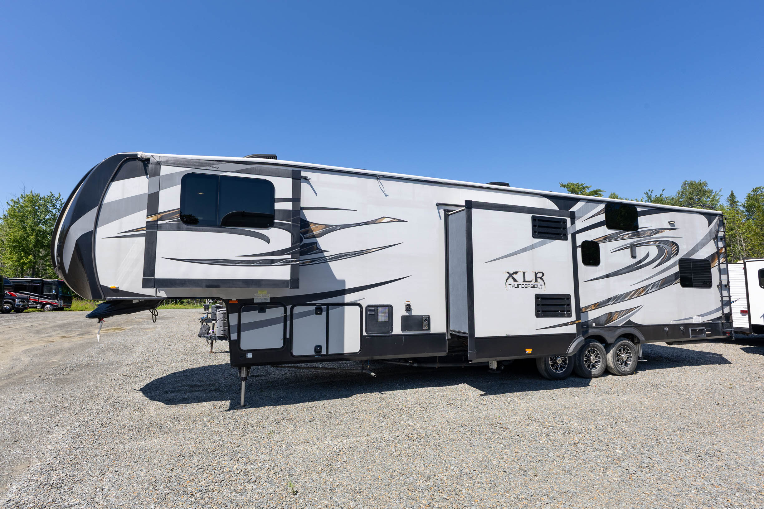2016 Forest River Thunderbolt 375AMP FW TOY HAULER