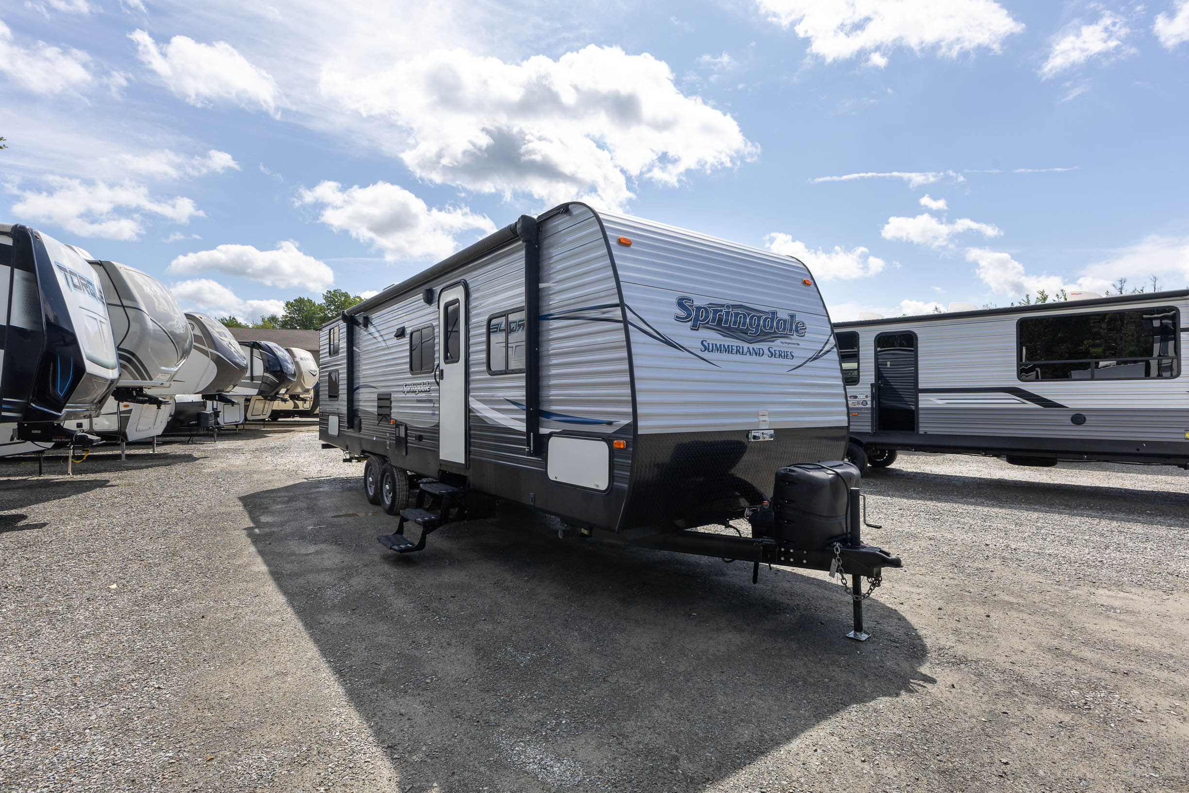 2017 Keystone RV Summerland series 2960BH TRAVEL TRAILER