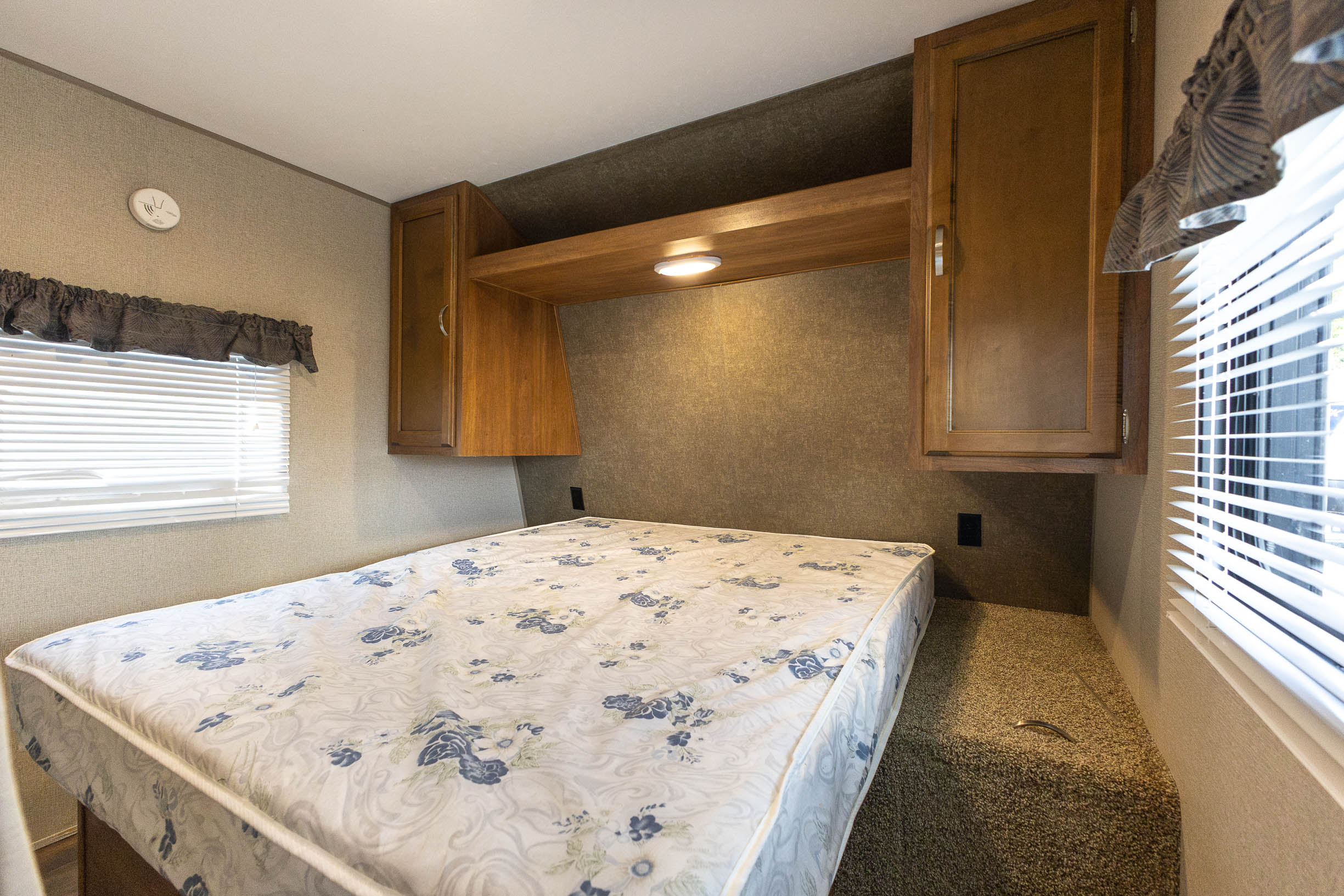 2017 Keystone RV Summerland series 2960BH TRAVEL TRAILER