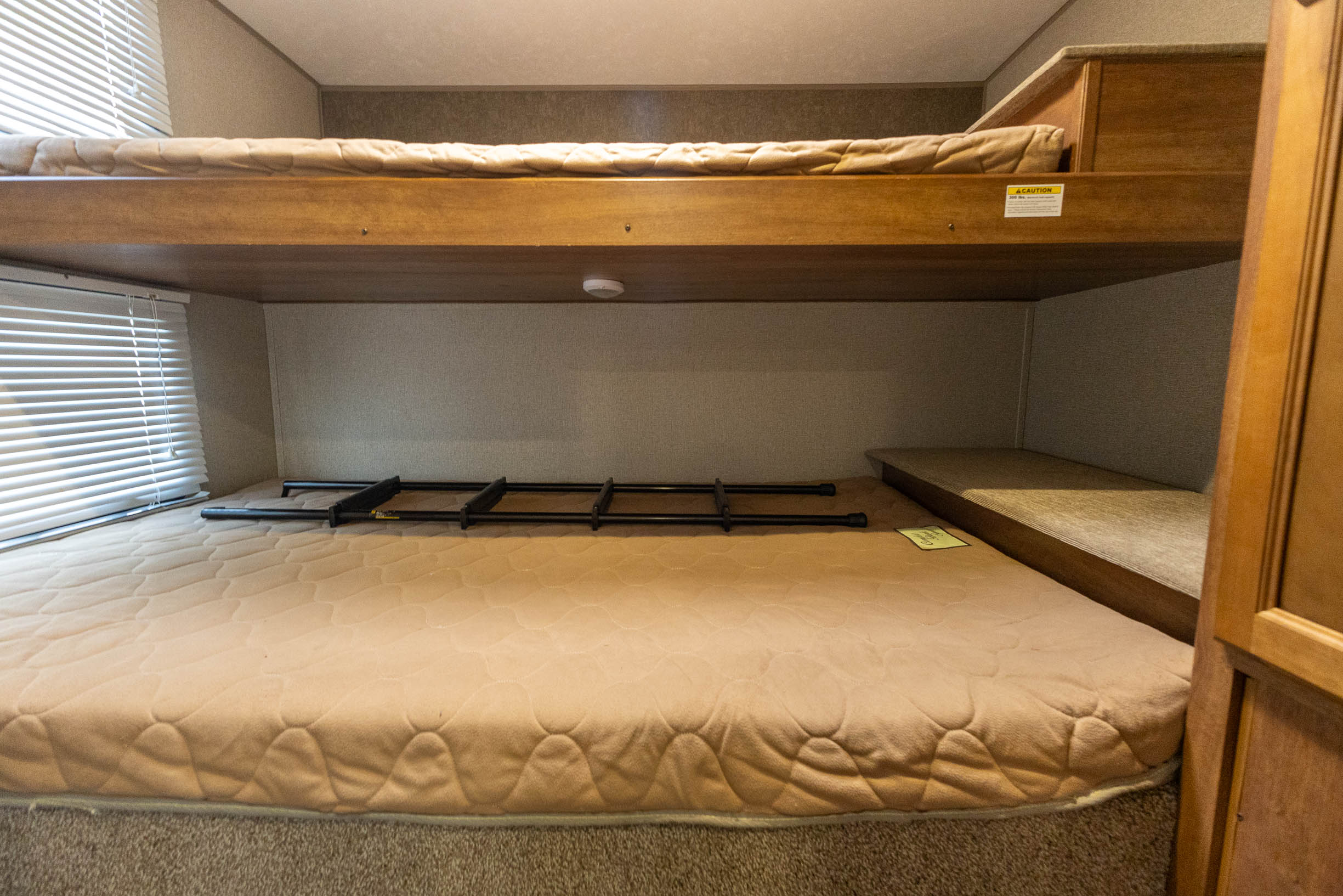 2017 Keystone RV Summerland series 2960BH TRAVEL TRAILER