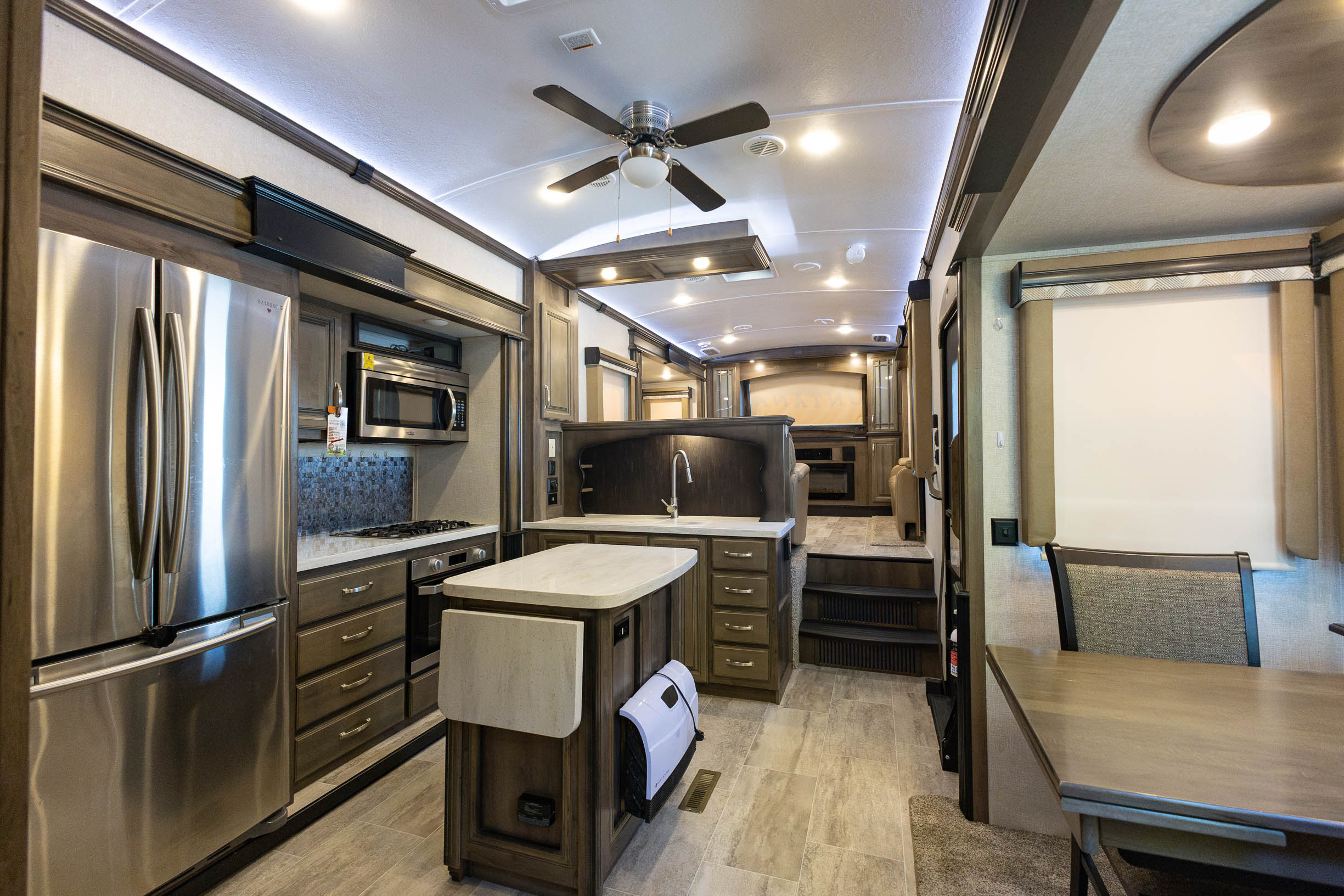 2018 Keystone RV Montana FIFTH WHEEL