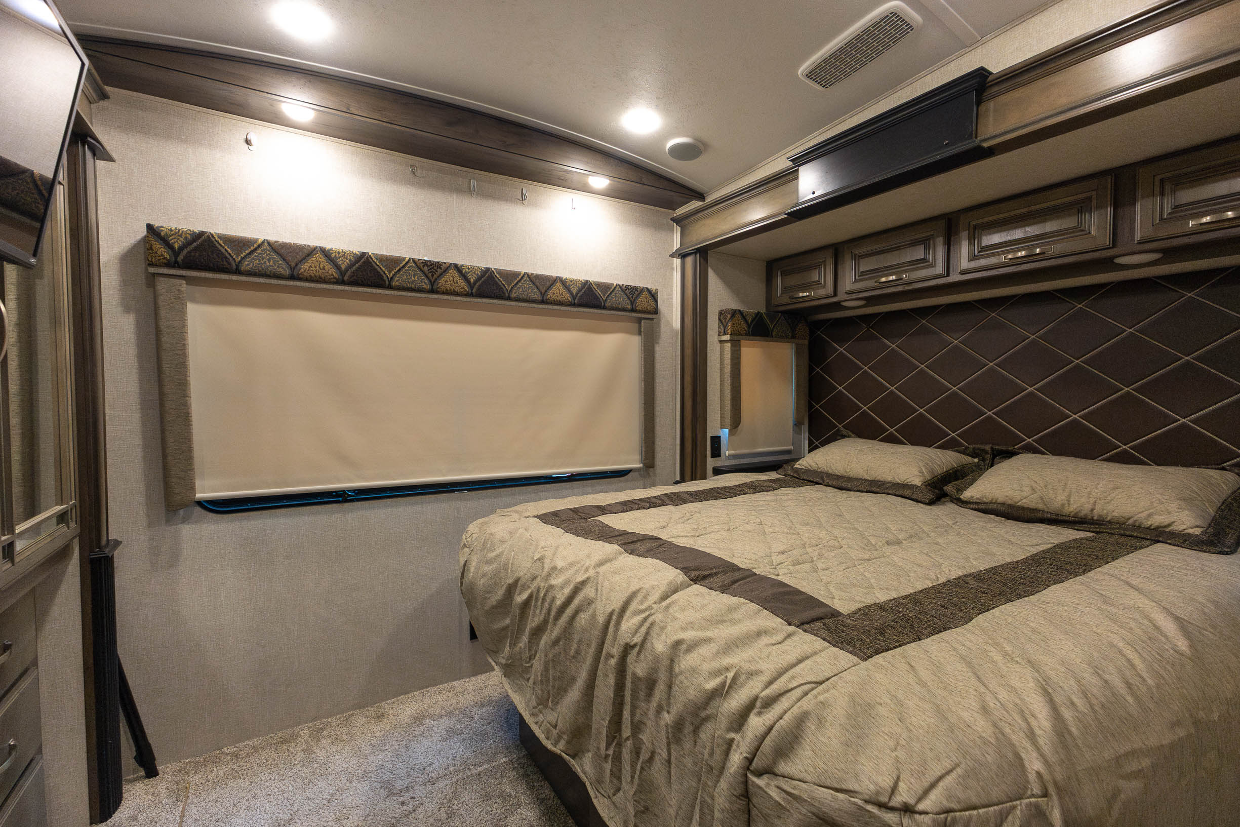 2018 Keystone RV Montana FIFTH WHEEL