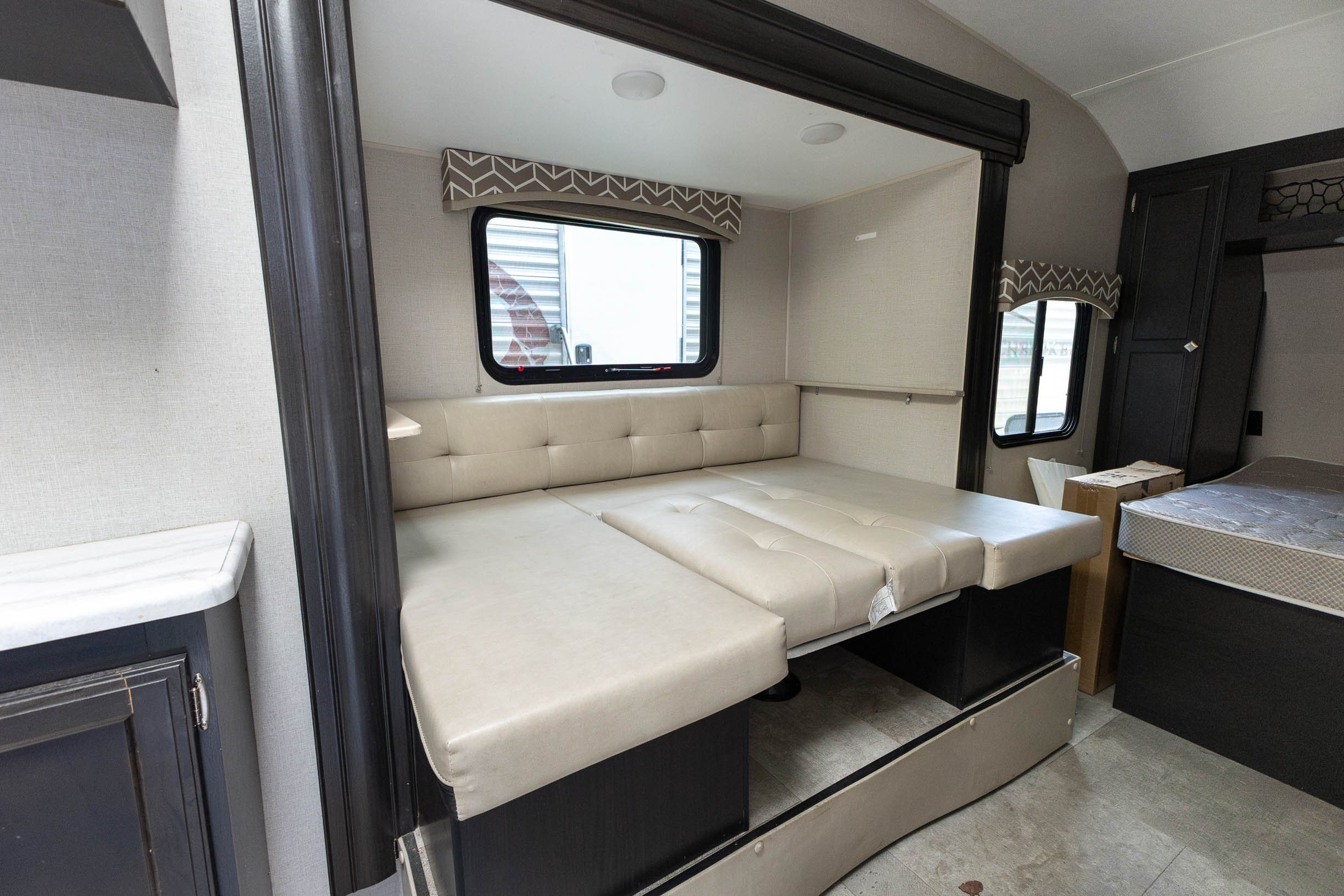 2018 Venture RV Sonic Lite TRAVEL TRAILER