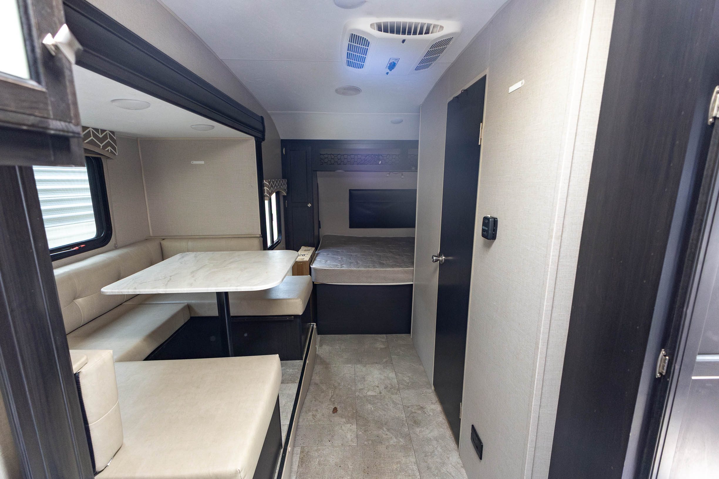 2018 Venture RV Sonic Lite TRAVEL TRAILER