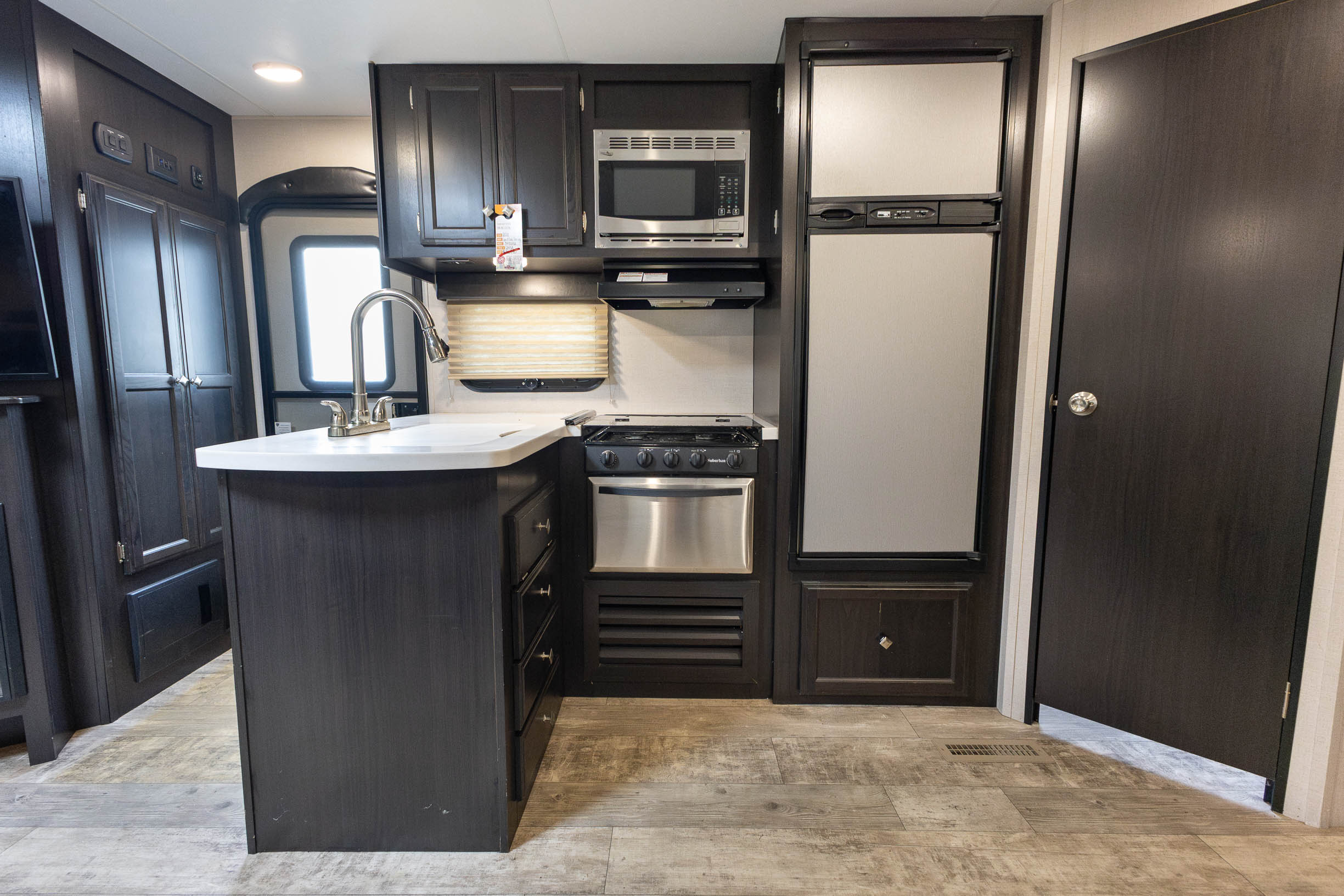 2018 Venture RV SportTrek Touring Edition TRAVEL TRAILER