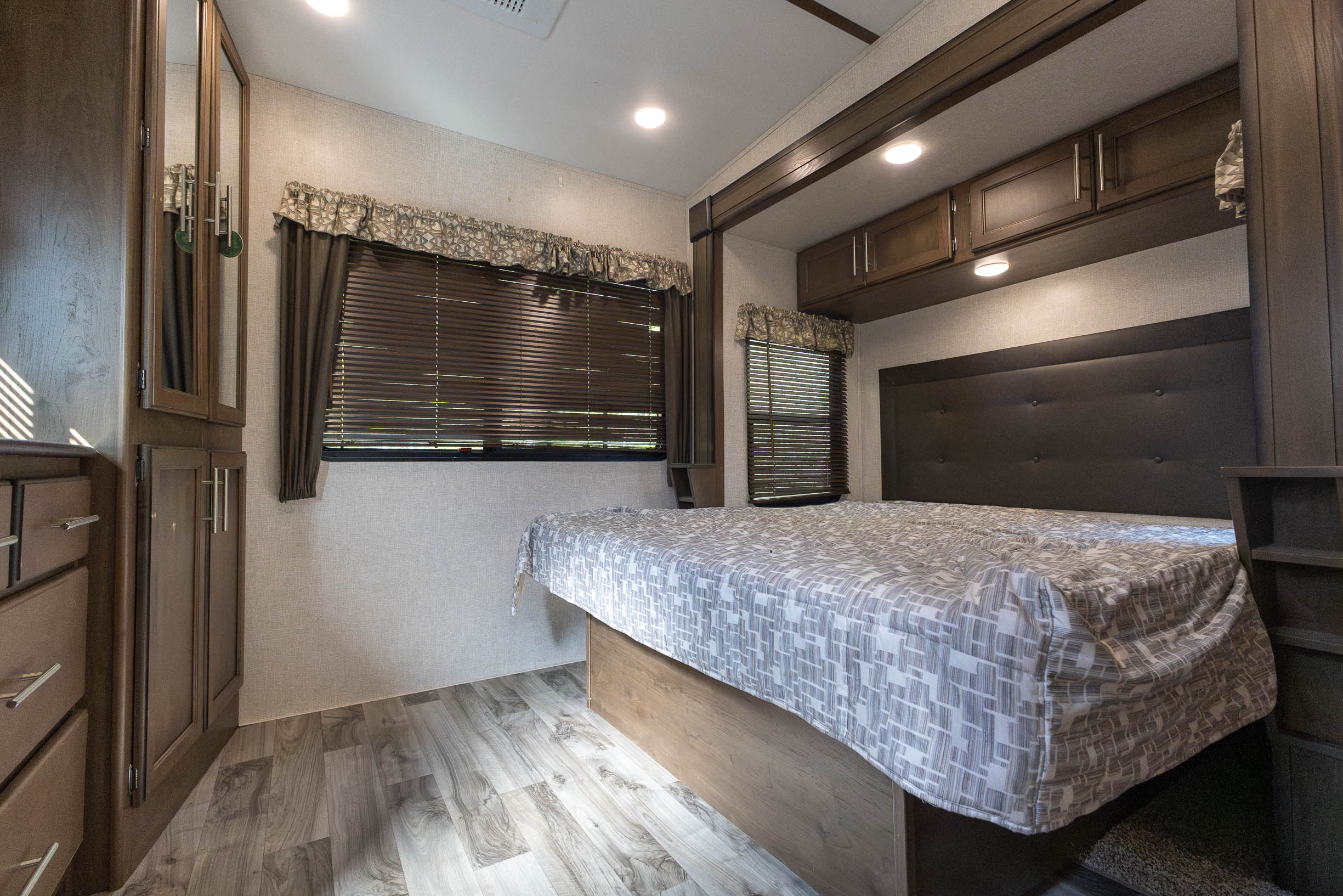 2019 Keystone RV Cougar 367FLS FIFTH WHEEL