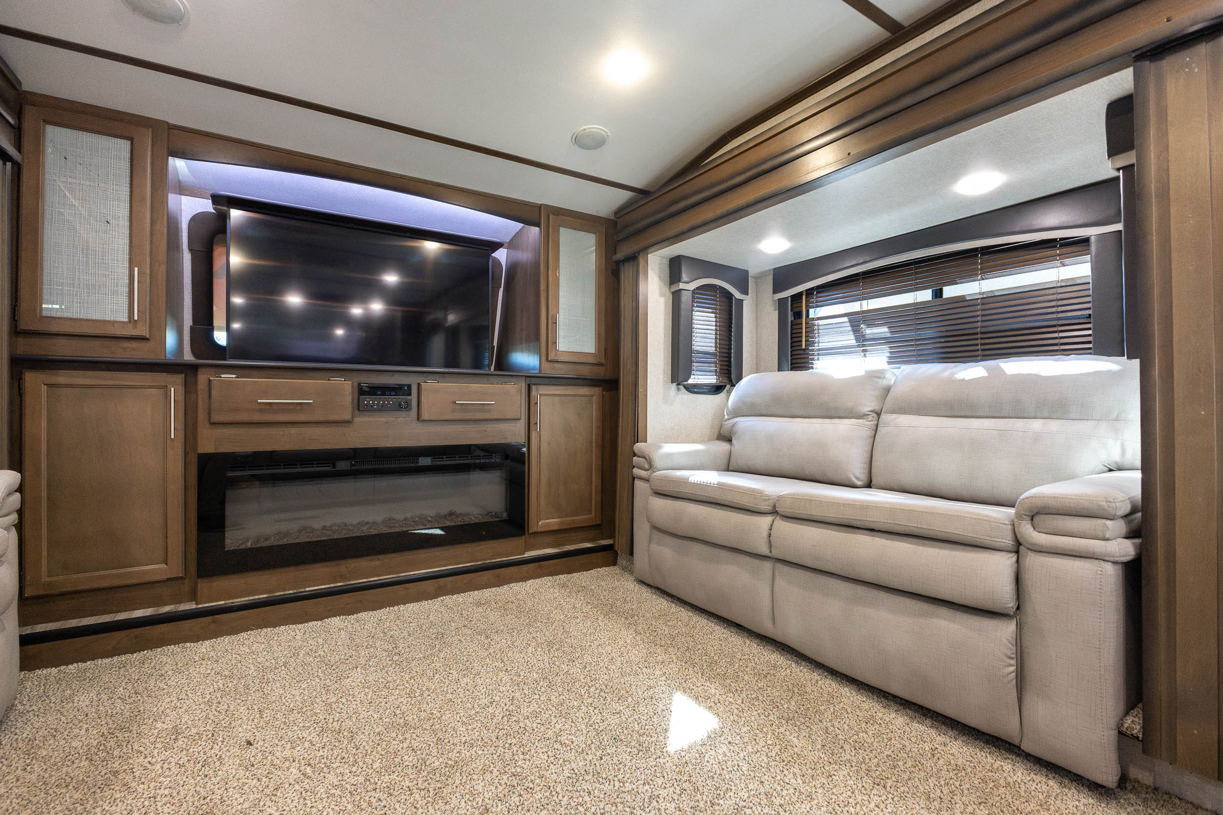2019 Keystone RV Cougar 367FLS FIFTH WHEEL
