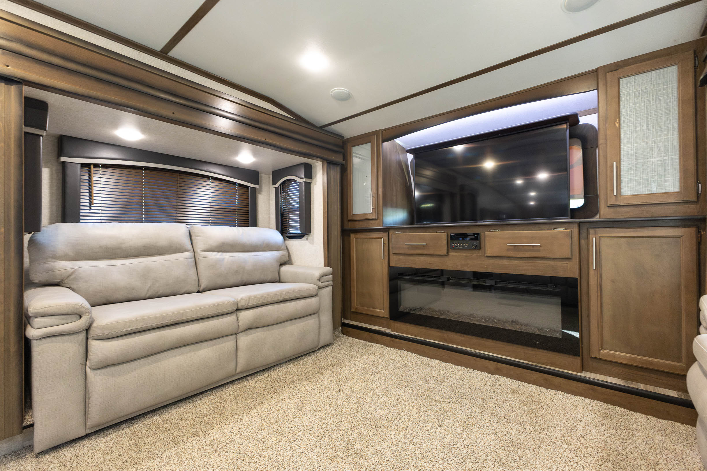 2019 Keystone RV Cougar 367FLS FIFTH WHEEL