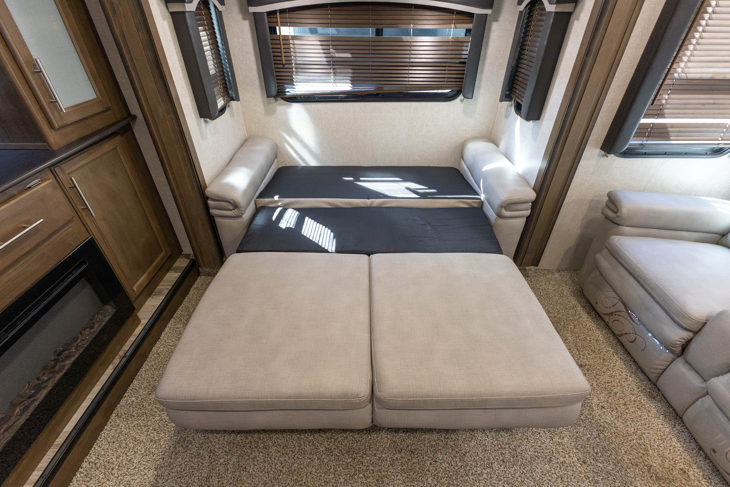 2019 Keystone RV Cougar 367FLS FIFTH WHEEL