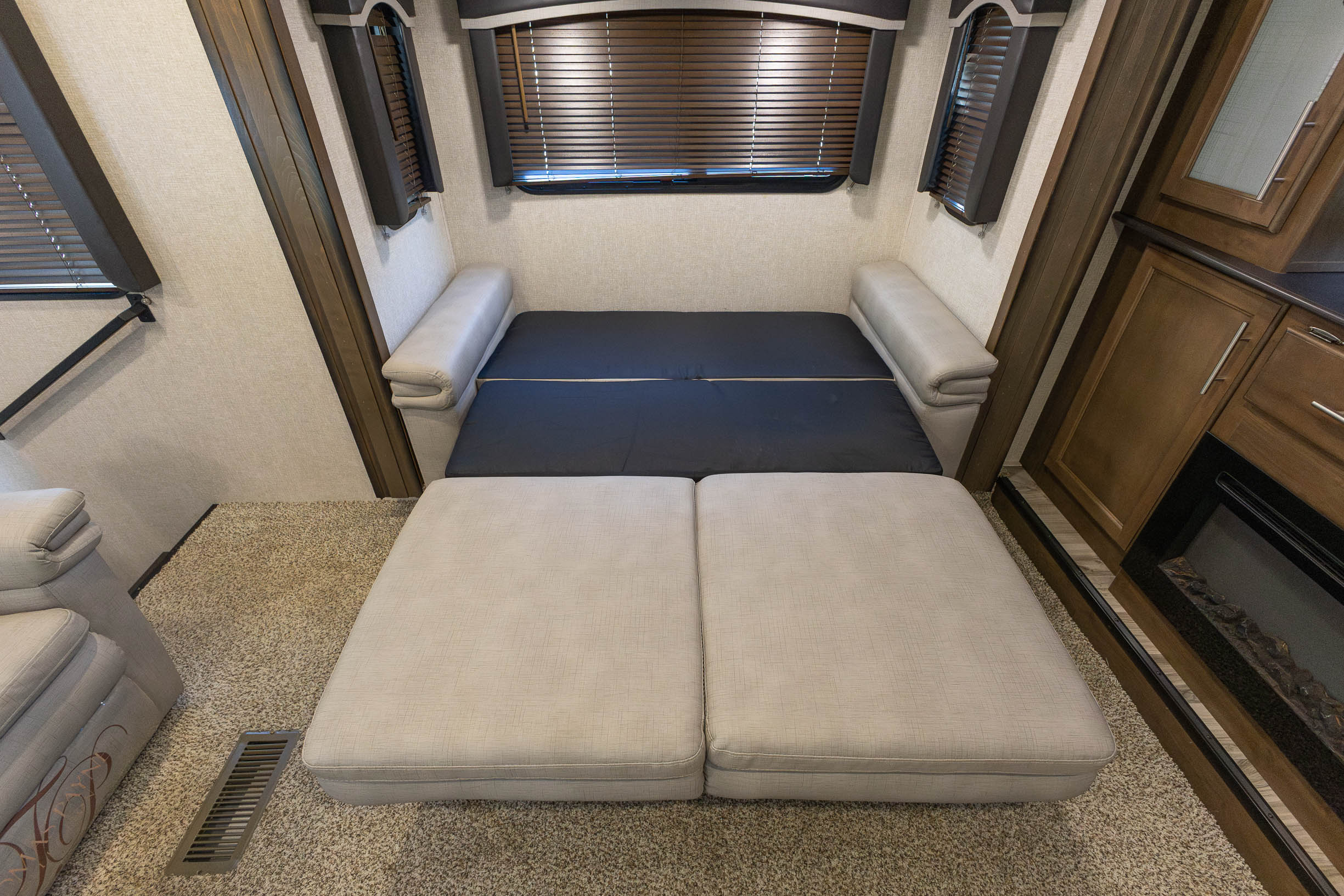 2019 Keystone RV Cougar 367FLS FIFTH WHEEL