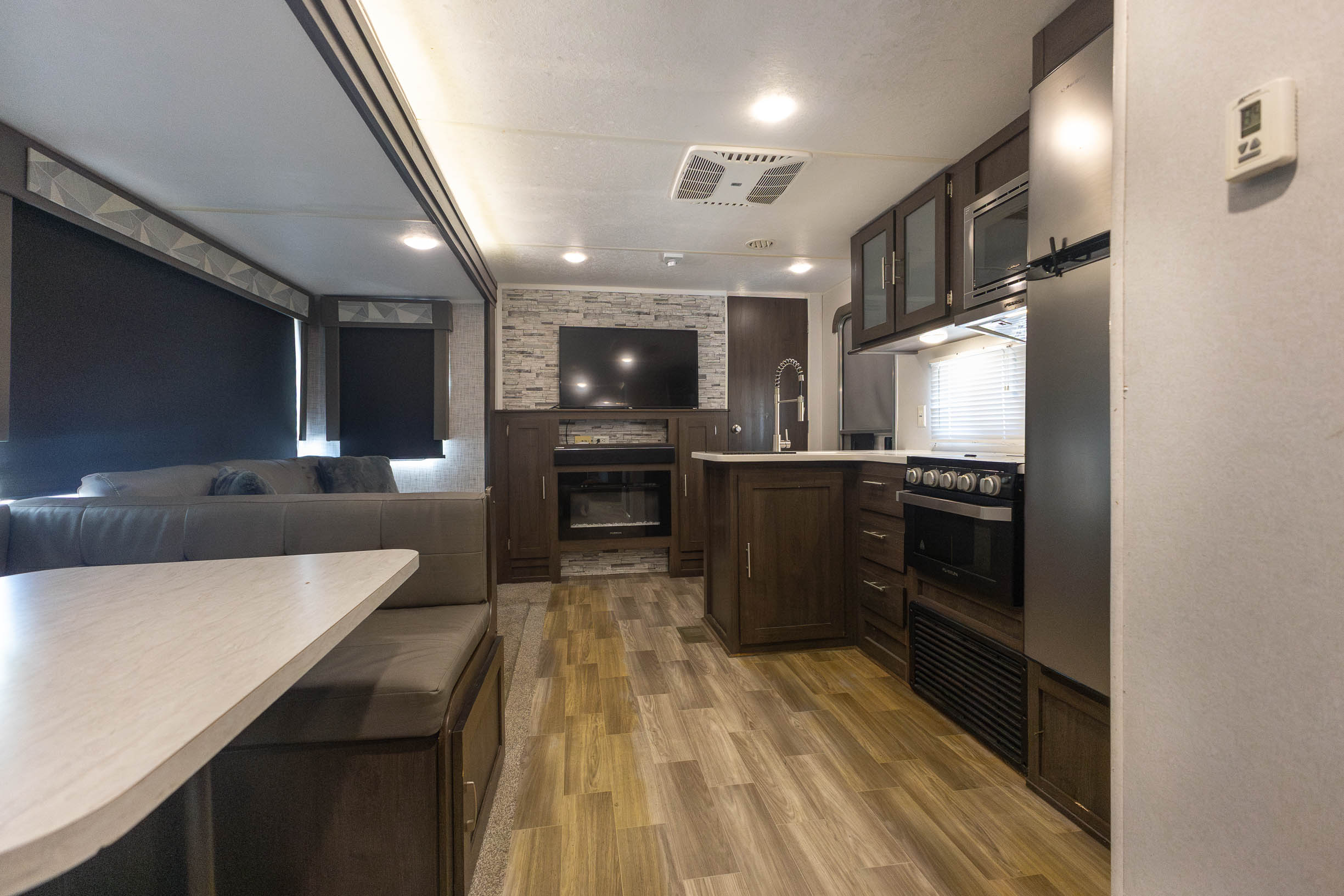 2020 Forest River Wildwood Midwest 30KQBSS TRAVEL TRAILER