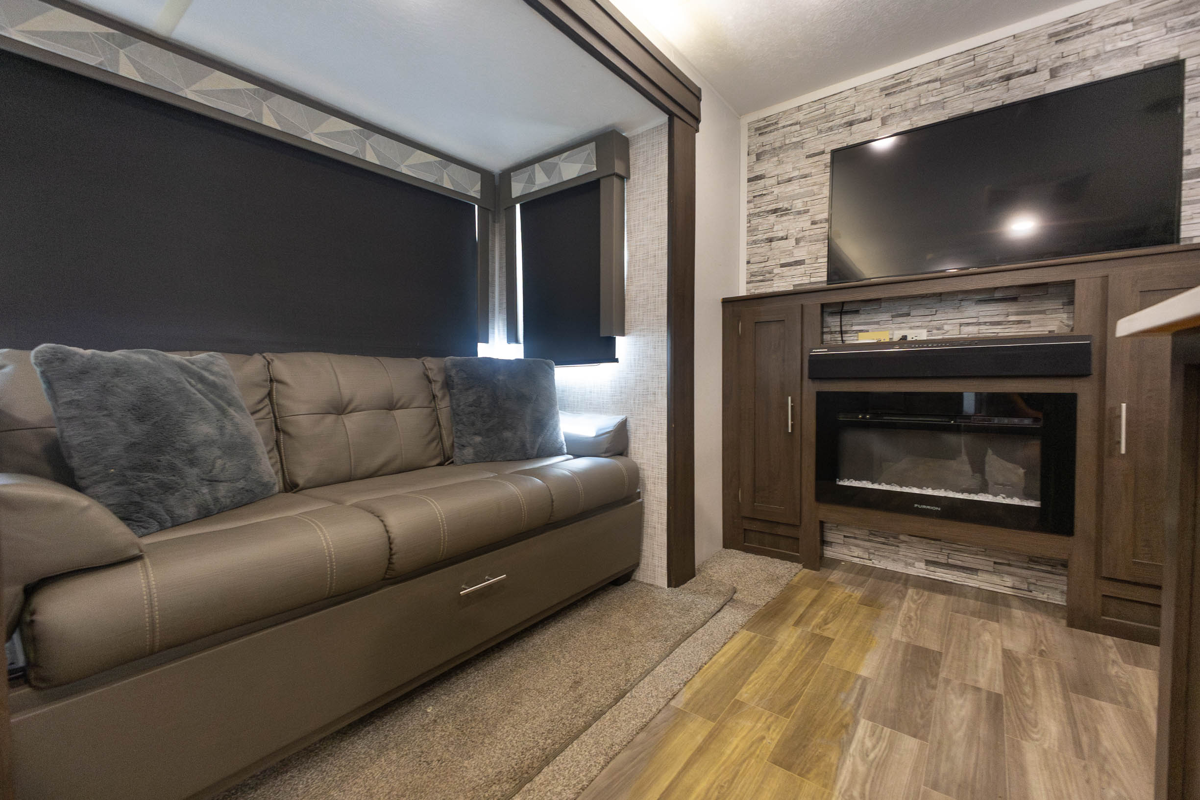 2020 Forest River Wildwood Midwest 30KQBSS TRAVEL TRAILER