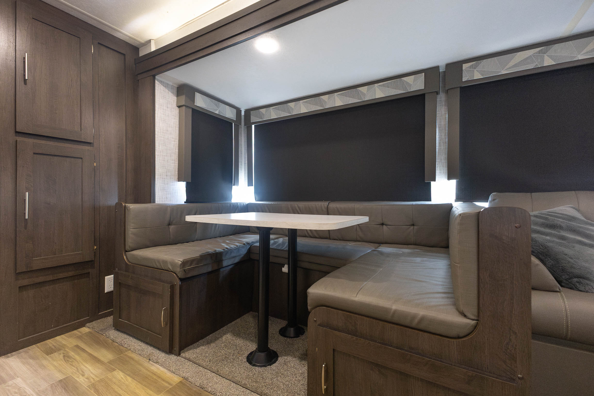 2020 Forest River Wildwood Midwest 30KQBSS TRAVEL TRAILER