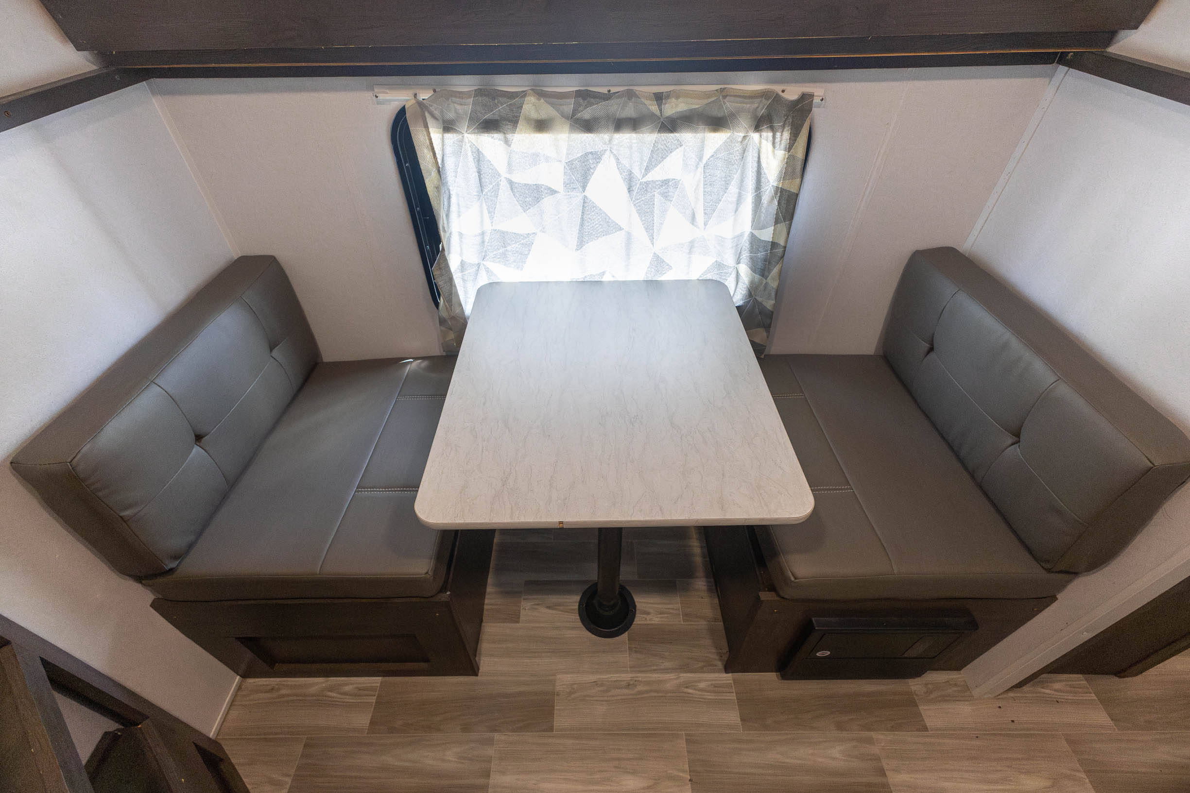 2020 Forest River Wildwood Midwest 30KQBSS TRAVEL TRAILER