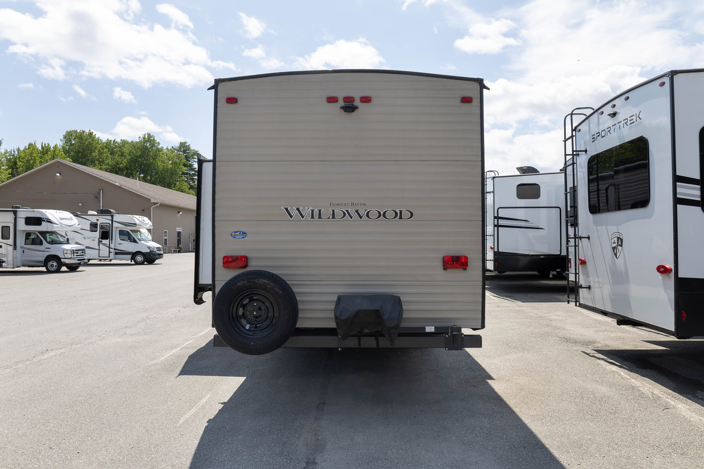 2020 Forest River Wildwood Midwest 30KQBSS TRAVEL TRAILER