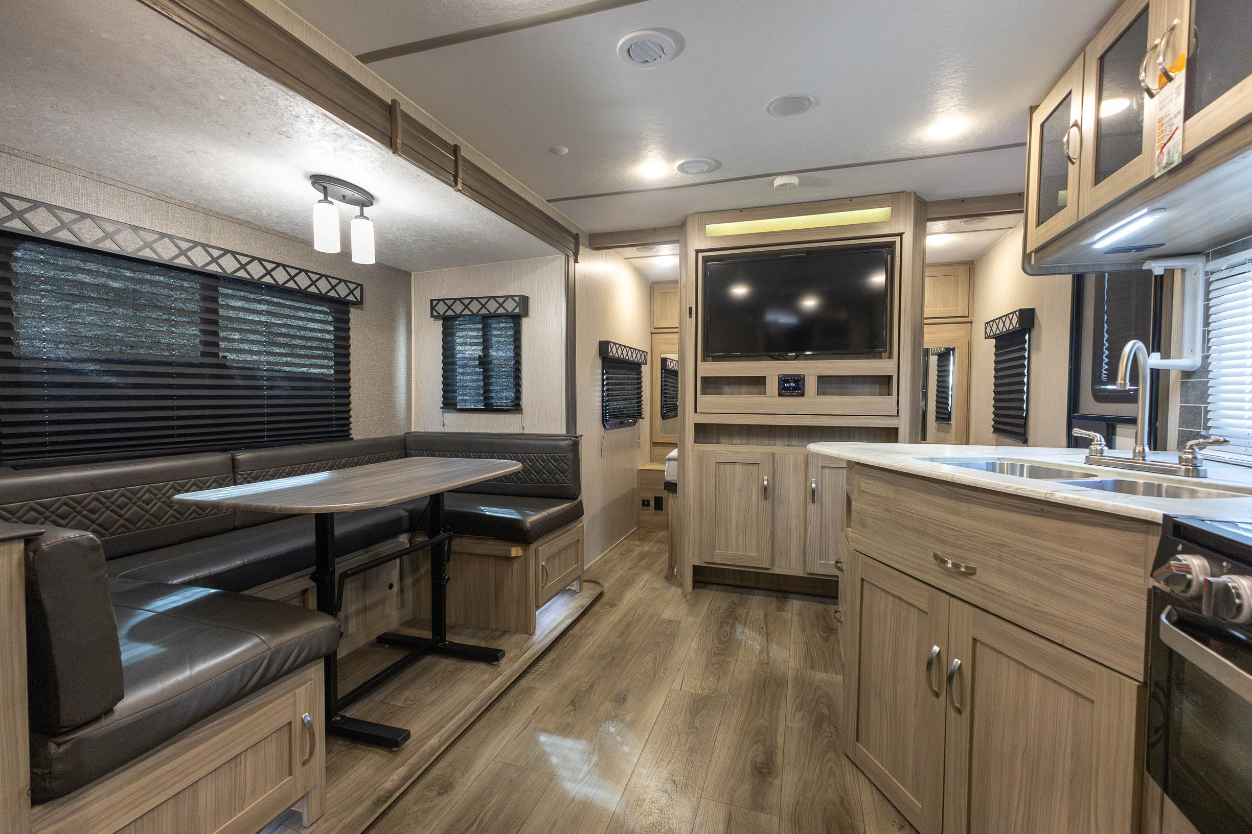 2021 Coachmen Freedom Express Ultra Lite 257BHS TRAVEL TRAILER