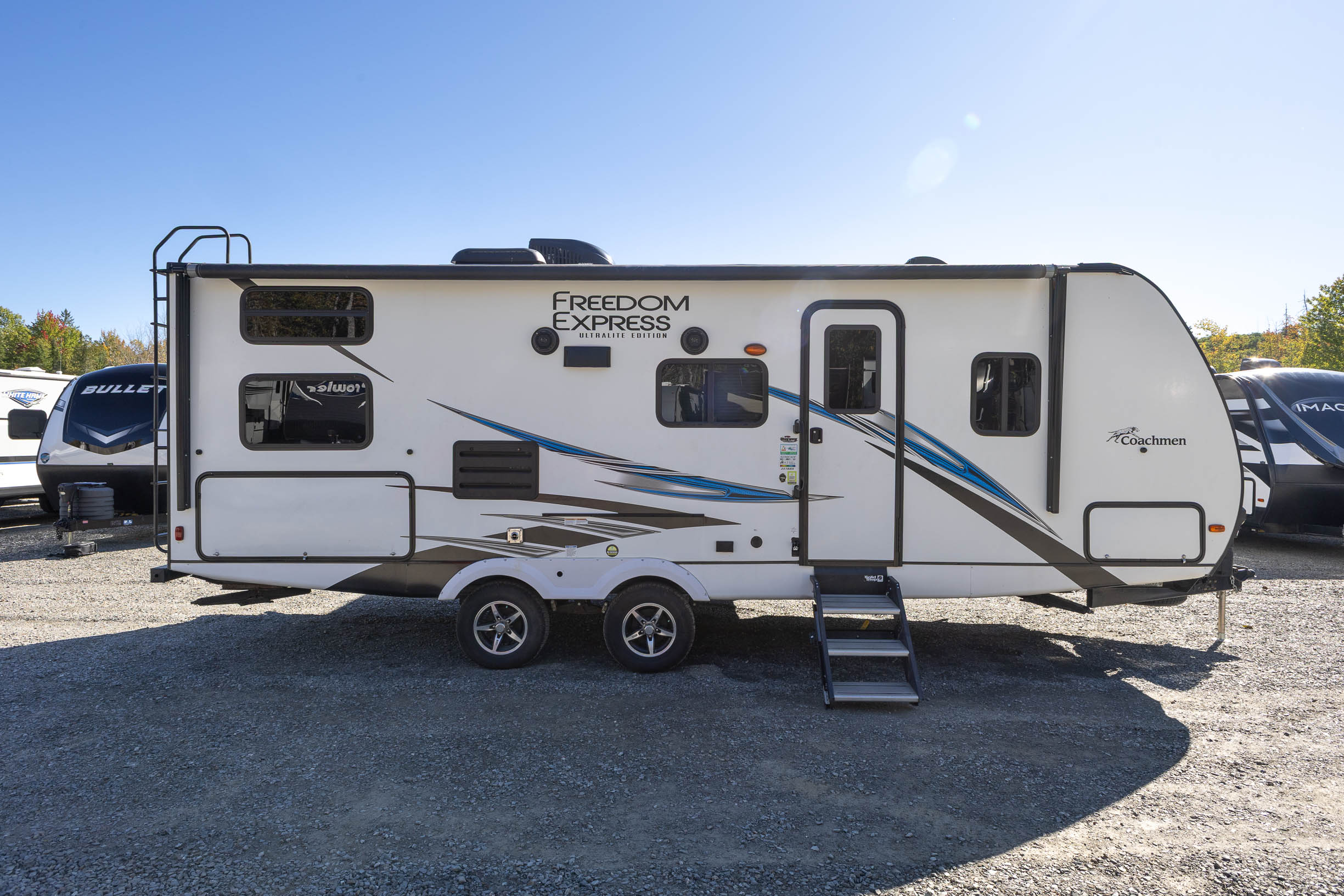 2021 Coachmen Freedom Express Ultra Lite 257BHS TRAVEL TRAILER