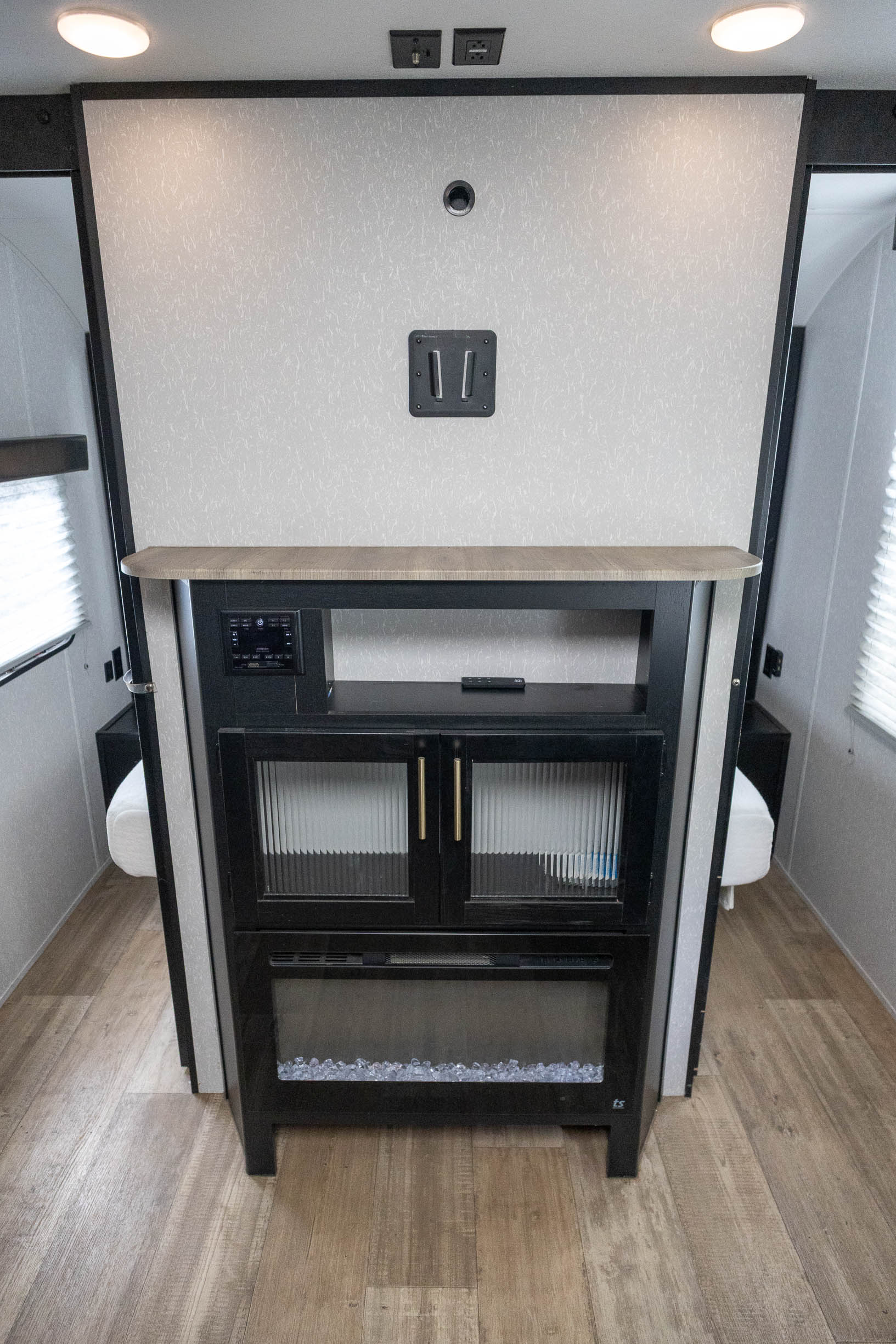 2021 Forest River Grey Wolf 23DBH TRAVEL TRAILER
