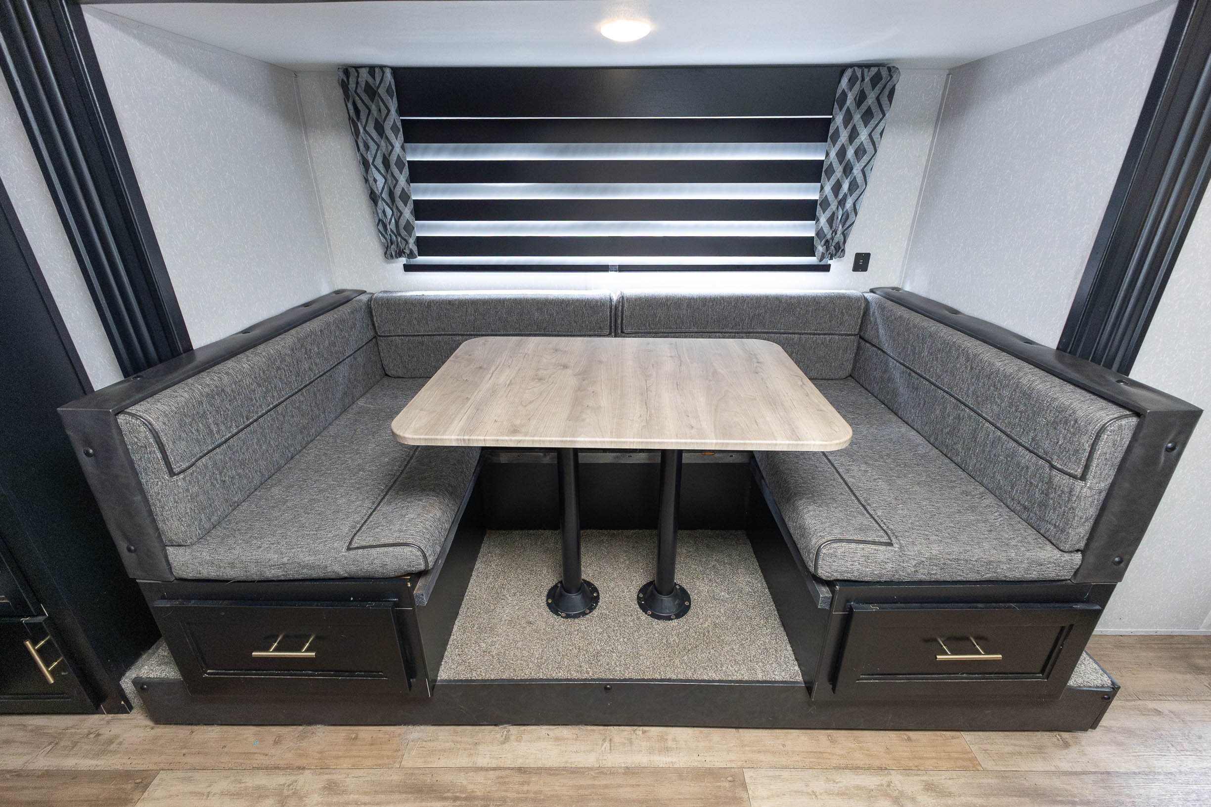 2021 Forest River Grey Wolf 23DBH TRAVEL TRAILER
