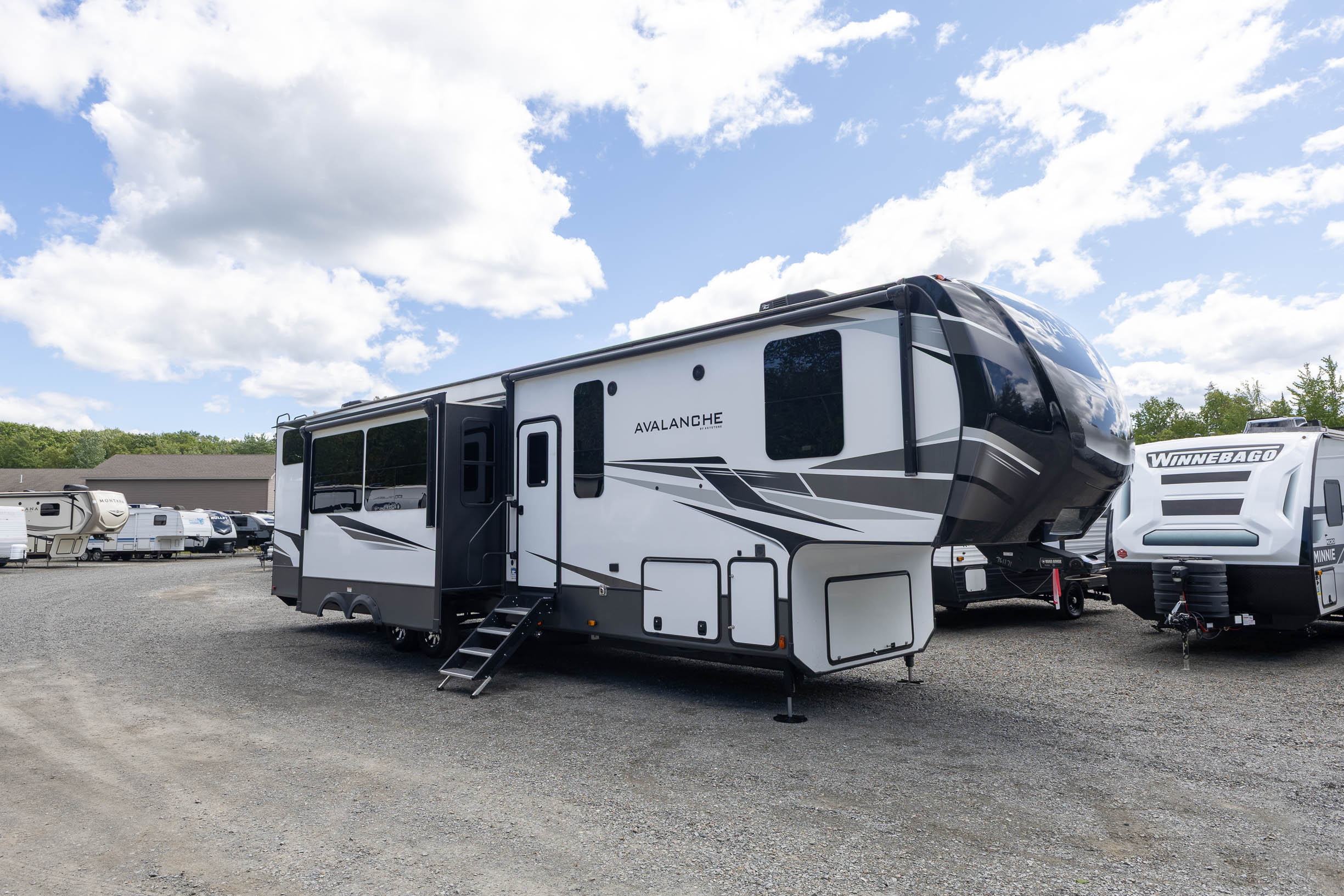 2021 Keystone RV Avalanche 390DS FIFTH WHEEL