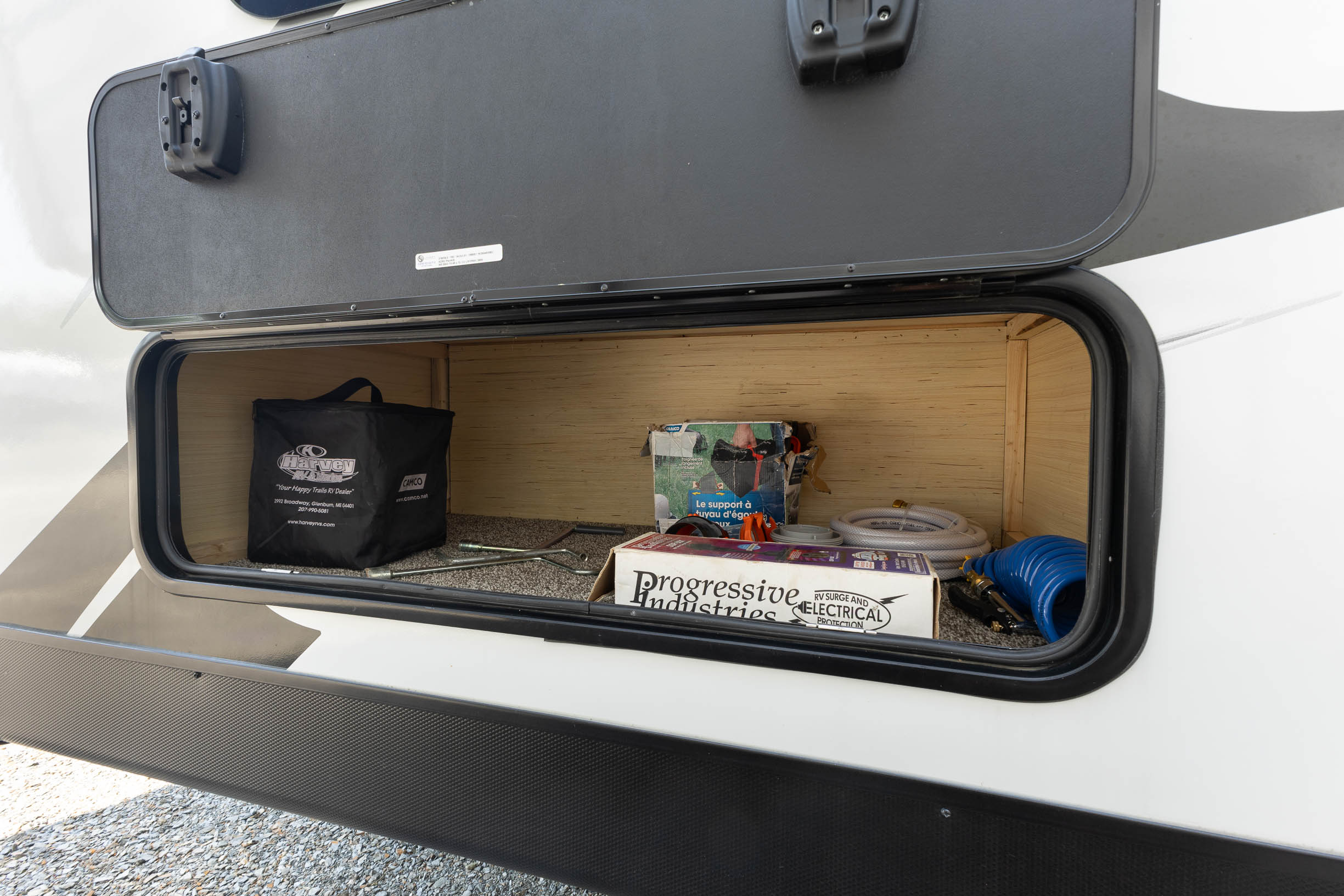 2022 Venture RV SportTrek Touring Edition TRAVEL TRAILER