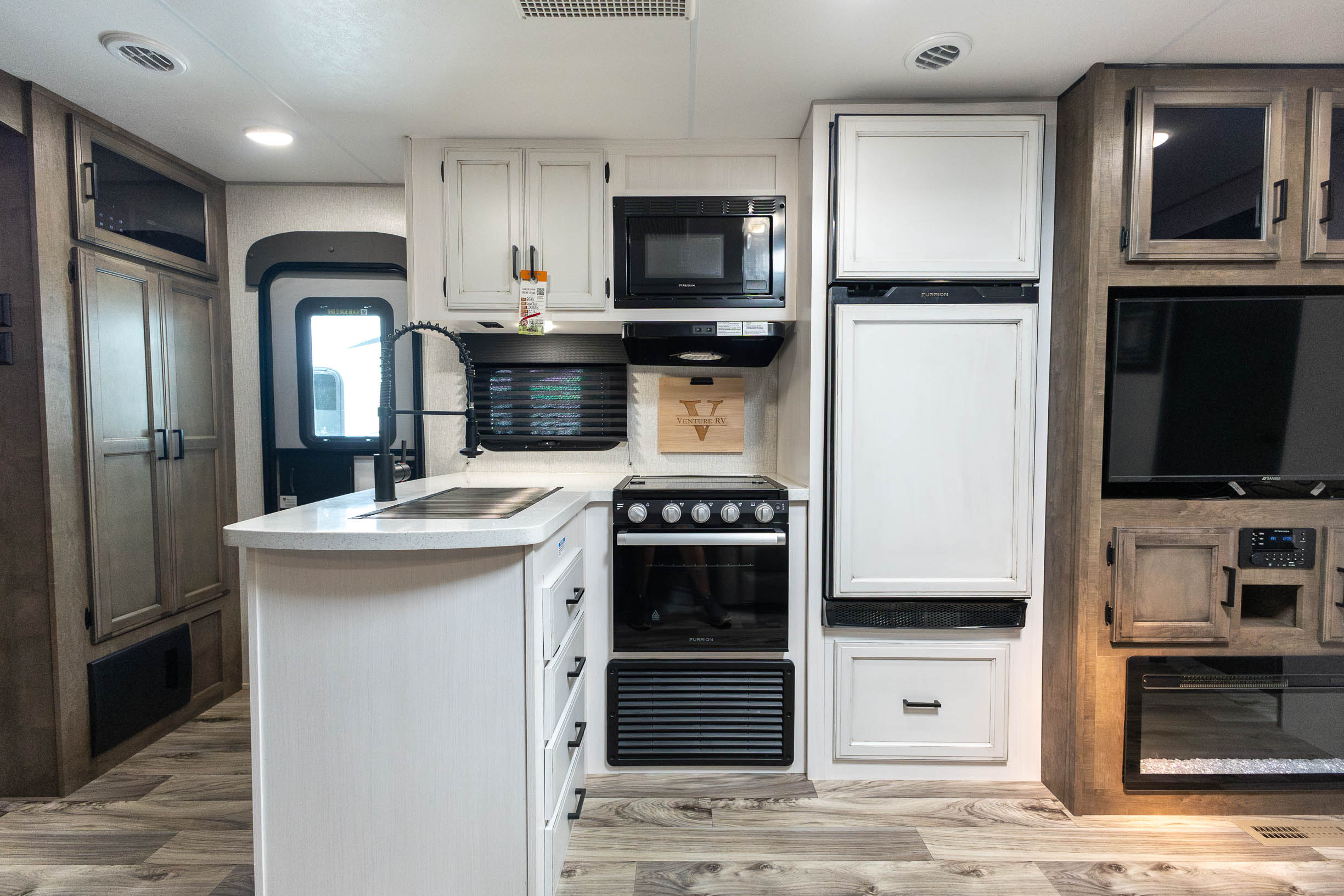 2022 Venture RV SportTrek Touring Edition TRAVEL TRAILER
