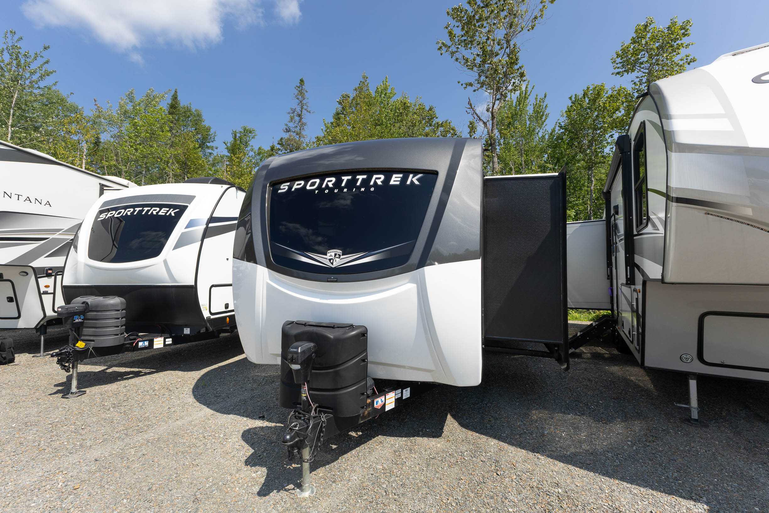 2022 Venture RV SportTrek Touring Edition TRAVEL TRAILER