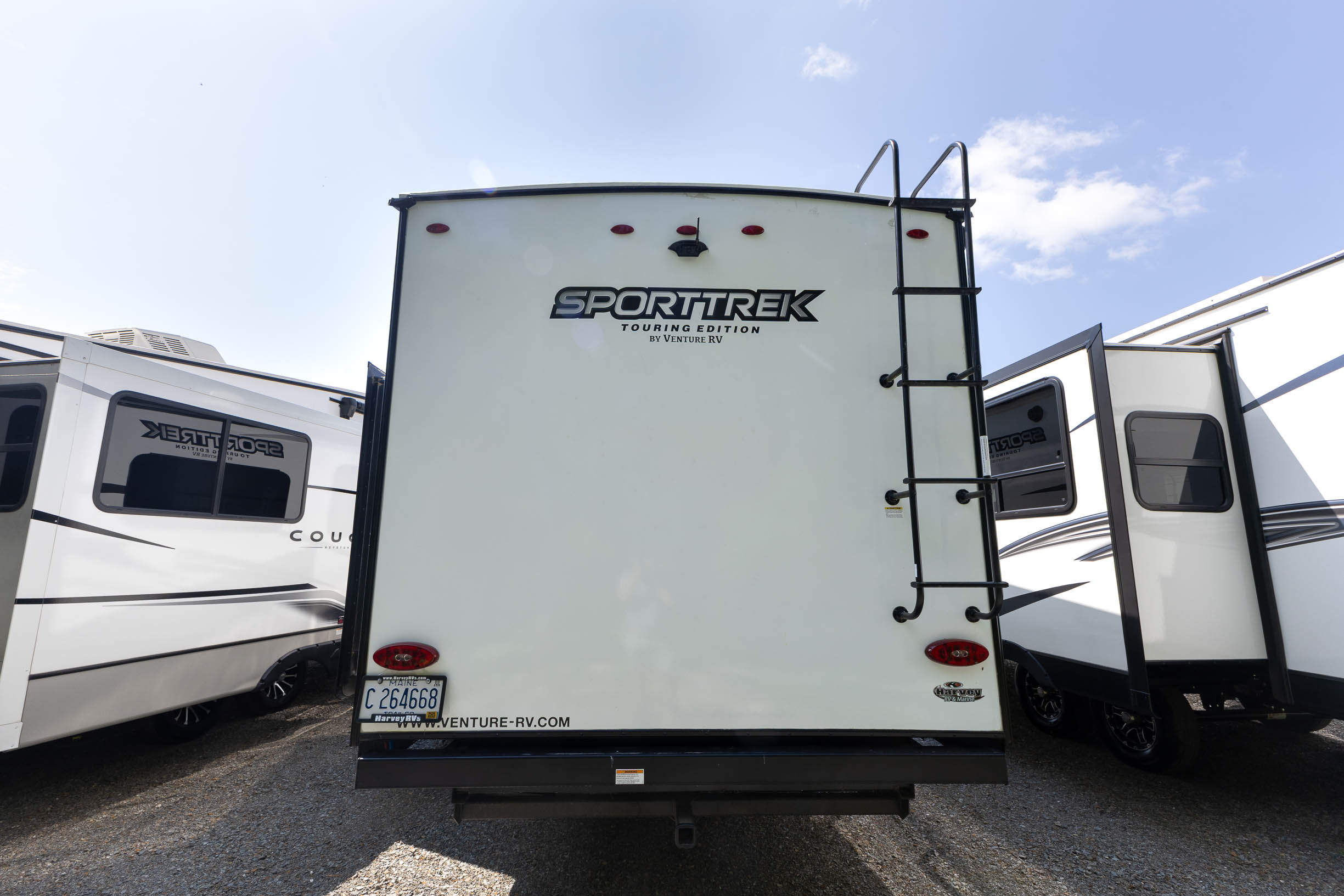 2022 Venture RV SportTrek Touring Edition TRAVEL TRAILER