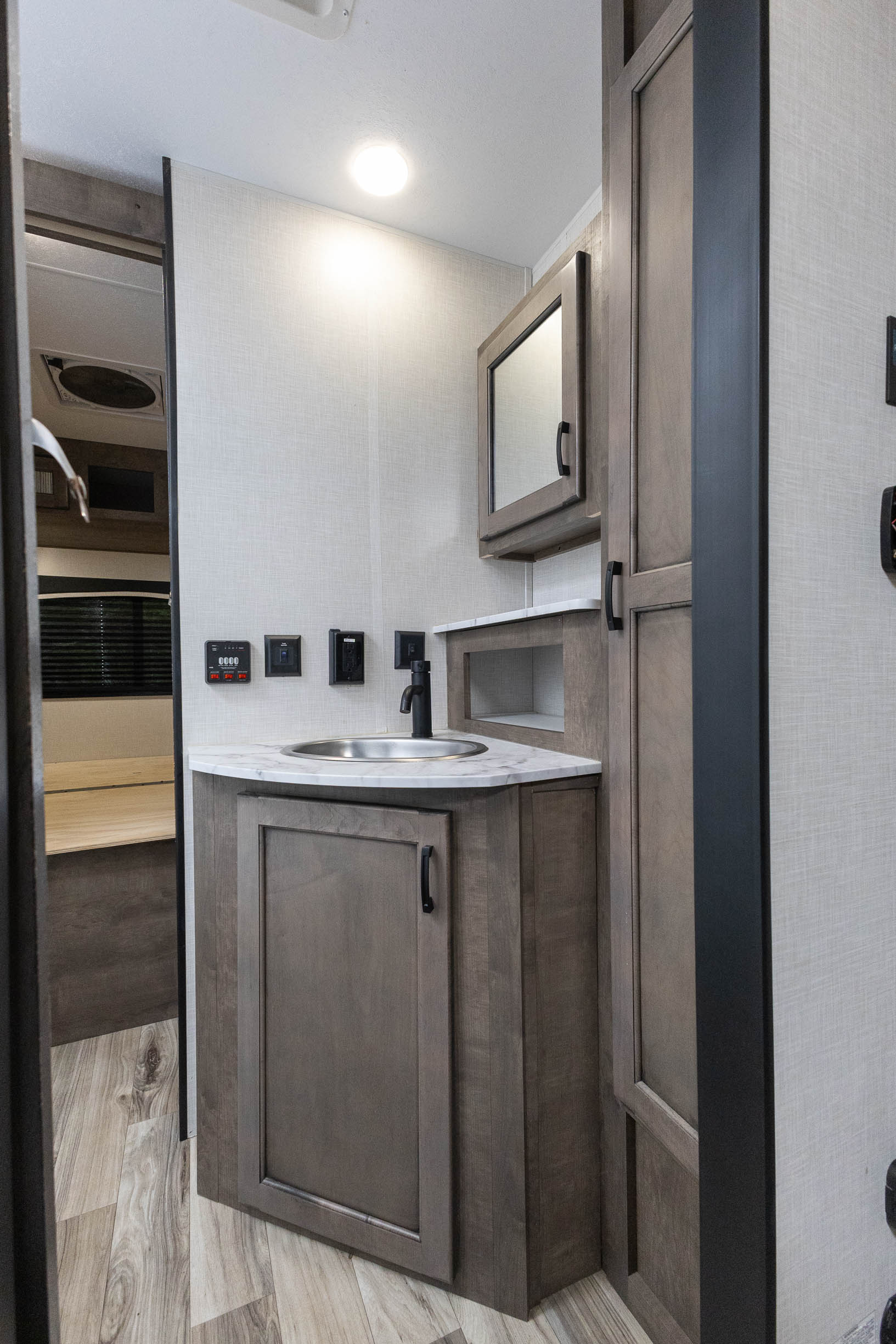 2023 Venture RV Sonic TRAVEL TRAILER