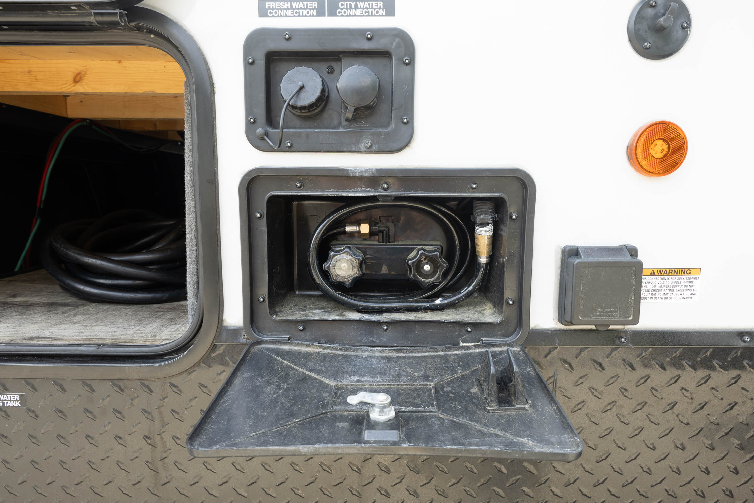 2024 Forest River Cherokee Black Label 235MBBL FIFTH WHEEL