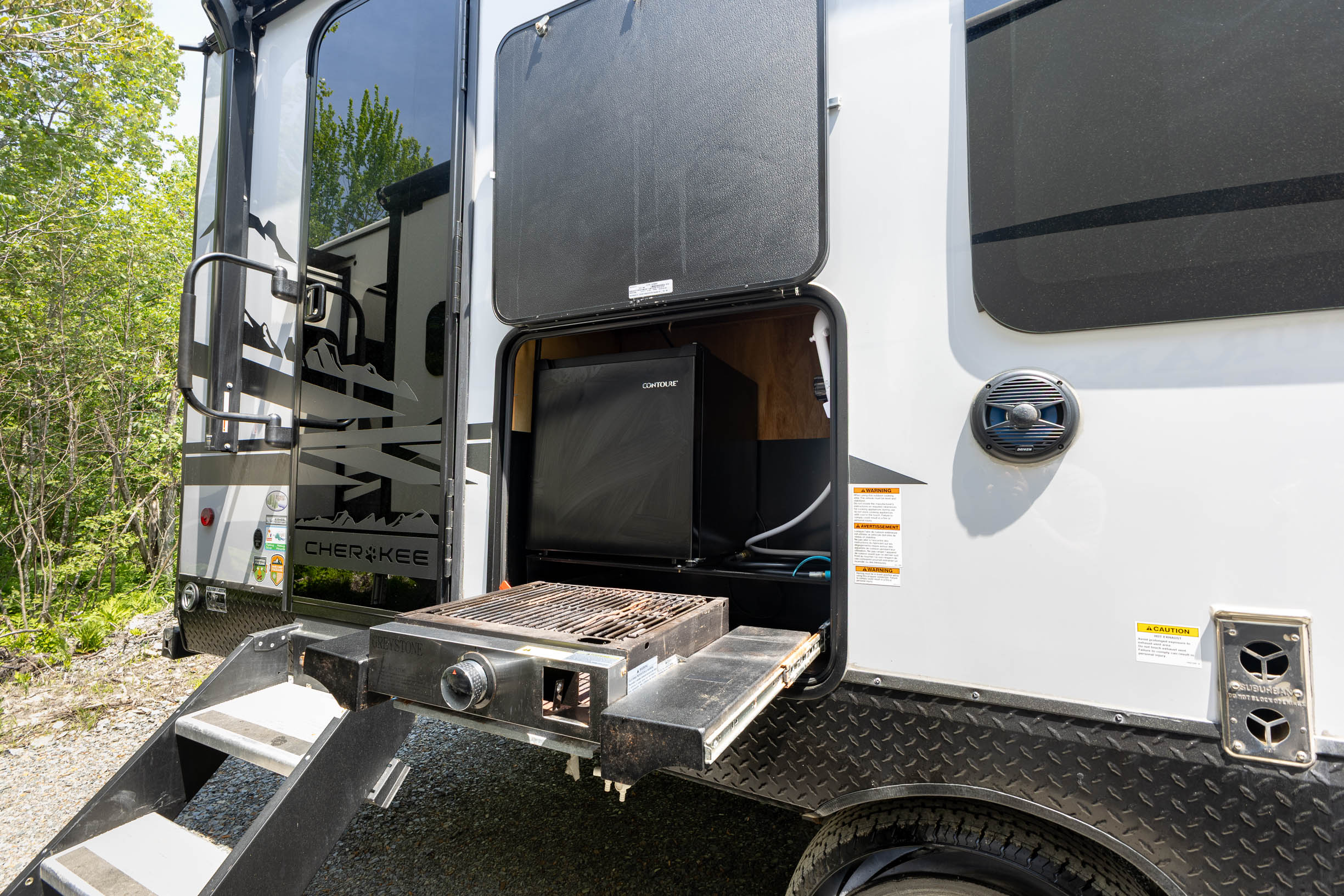 2024 Forest River Cherokee Black Label 235MBBL FIFTH WHEEL