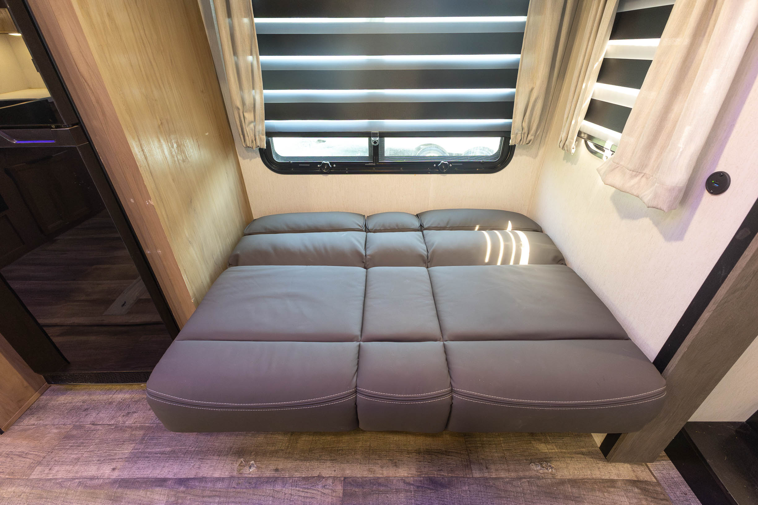 2024 Forest River Cherokee Black Label 235MBBL FIFTH WHEEL