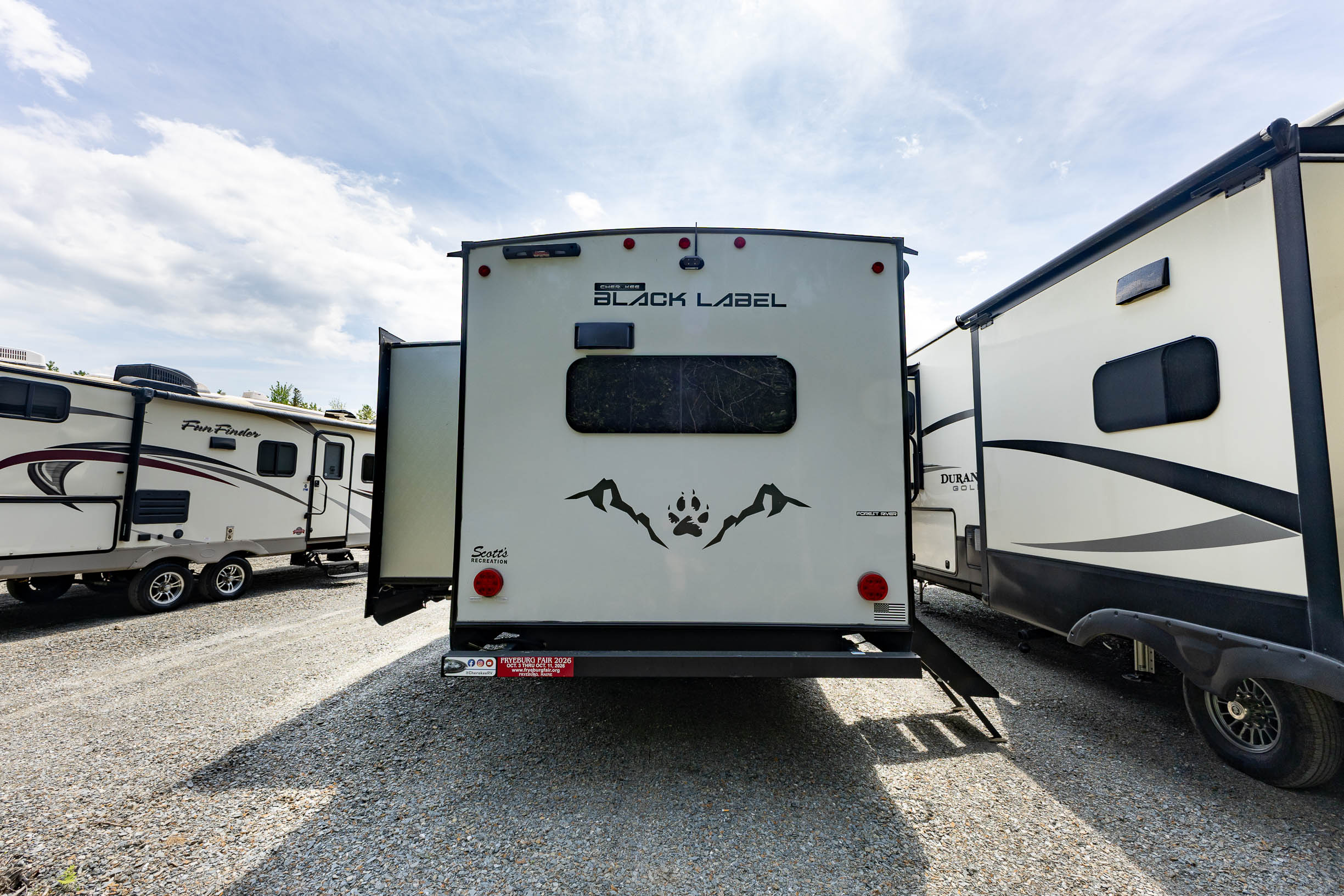 2024 Forest River Cherokee Black Label 235MBBL FIFTH WHEEL