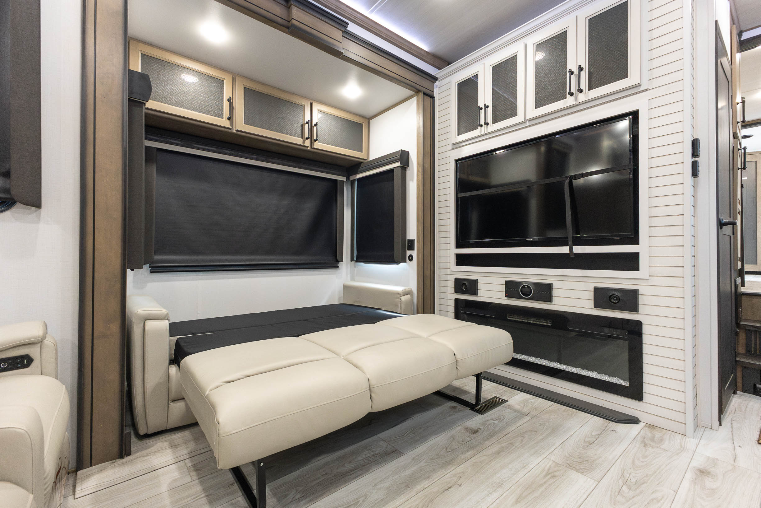 2024 Keystone RV Montana FIFTH WHEEL