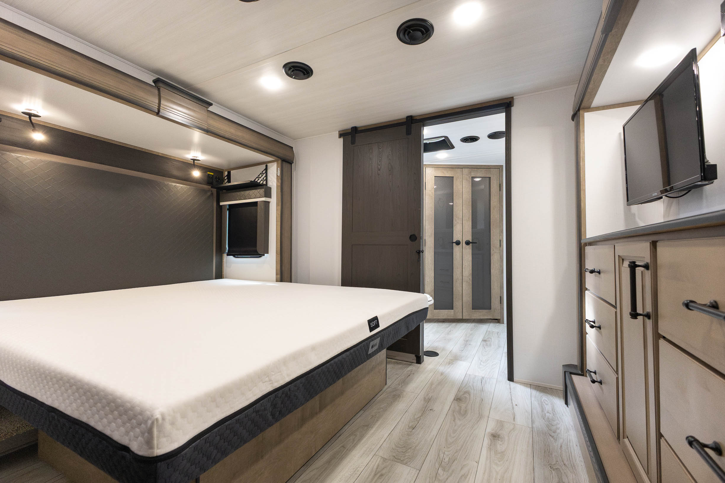 2024 Keystone RV Montana FIFTH WHEEL