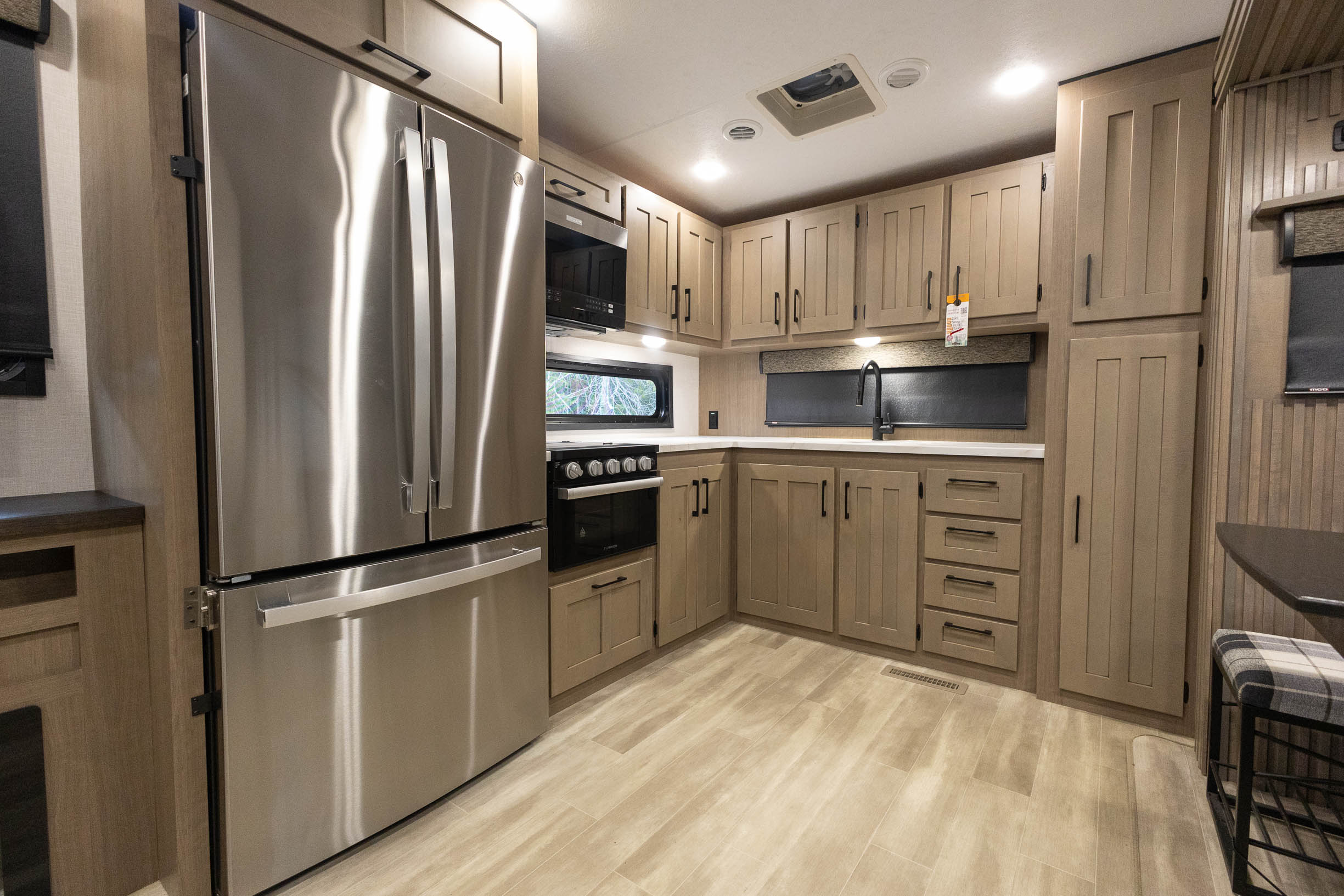 2024 KZ Durango Half-Ton FIFTH WHEEL
