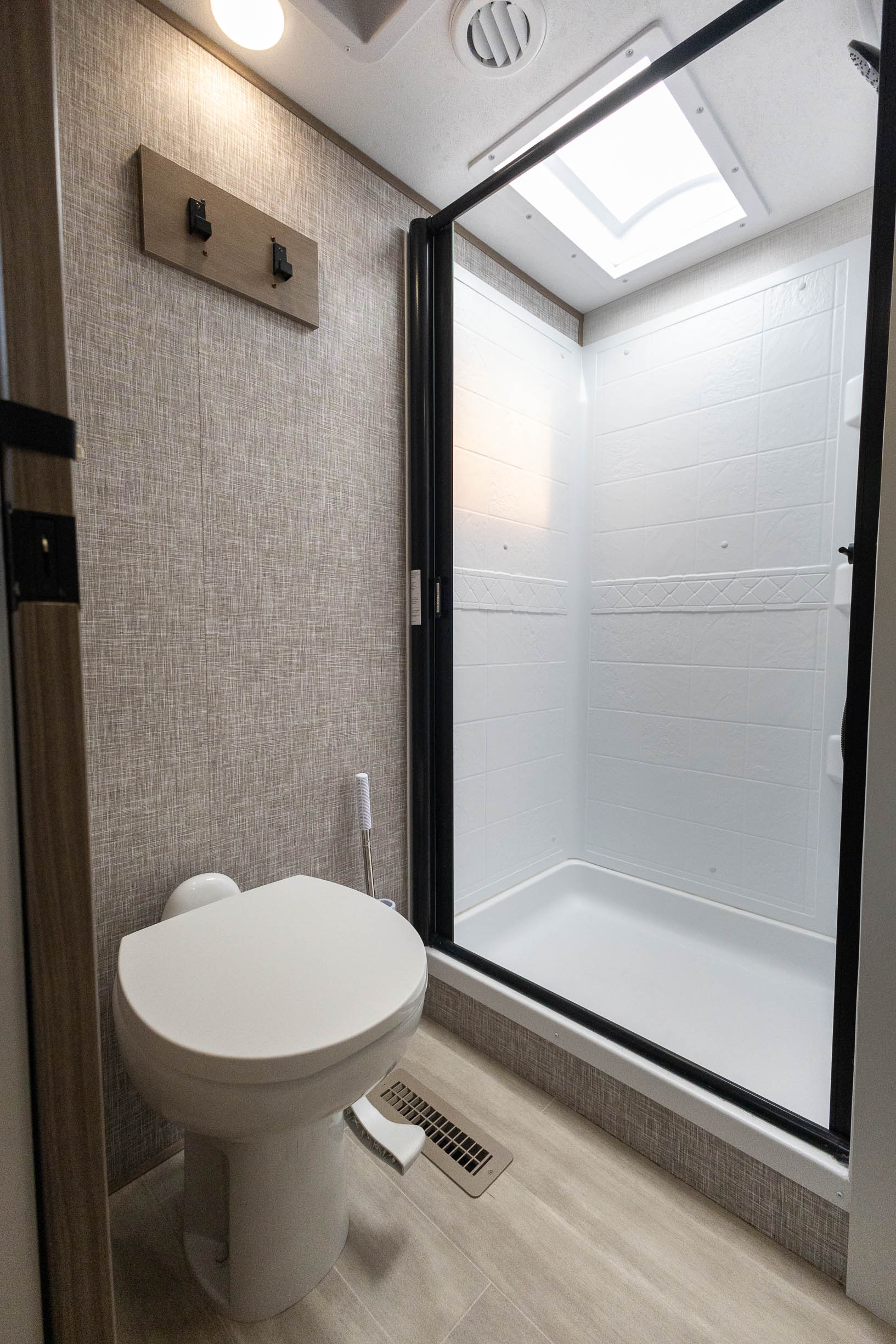 2024 KZ Durango Half-Ton FIFTH WHEEL