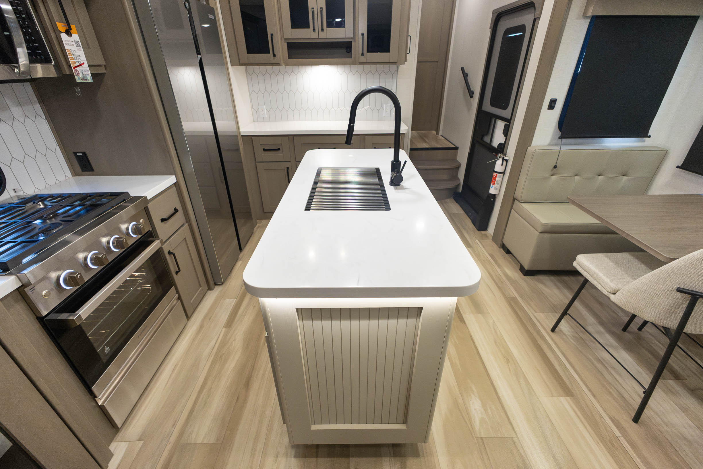 2025 Grand Design Reflection FW 303RLS FIFTH WHEEL