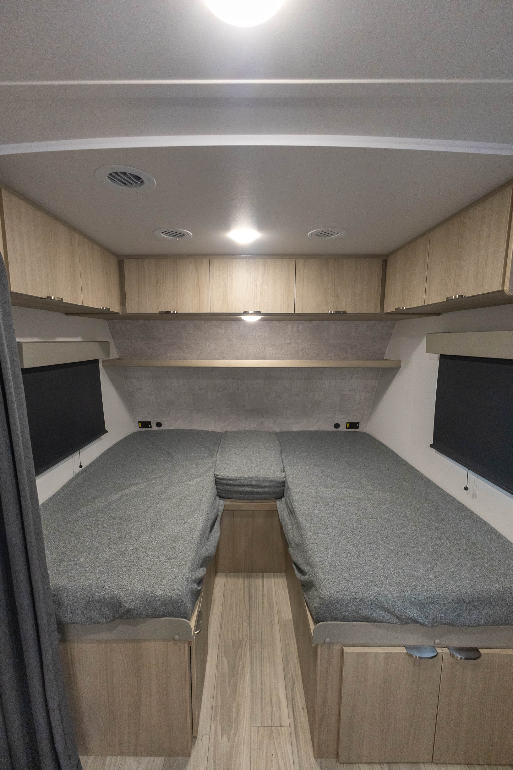 2025 Winnebago Micro Minnie 2108TB TRAVEL TRAILER