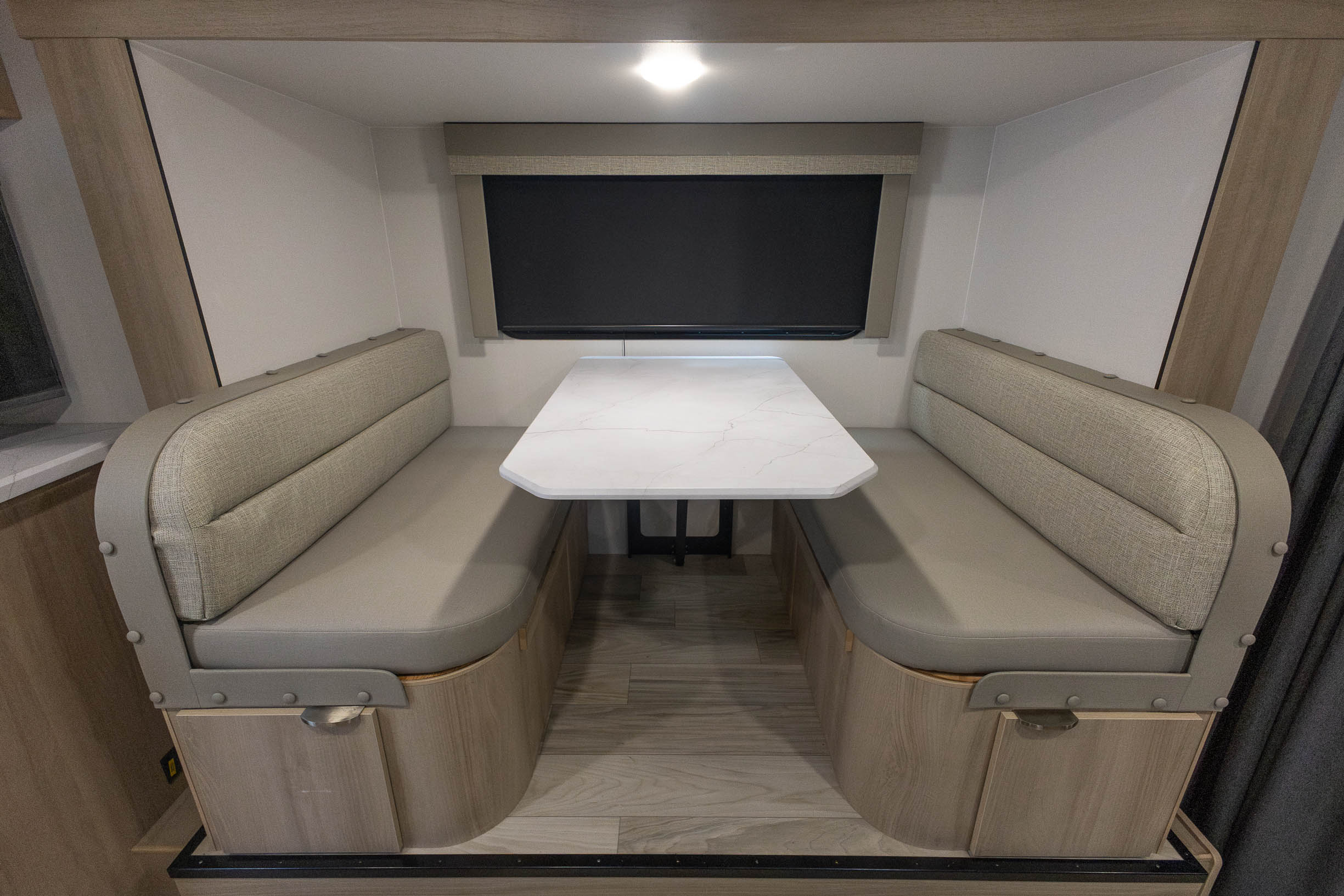 2025 Winnebago Micro Minnie 2108TB TRAVEL TRAILER